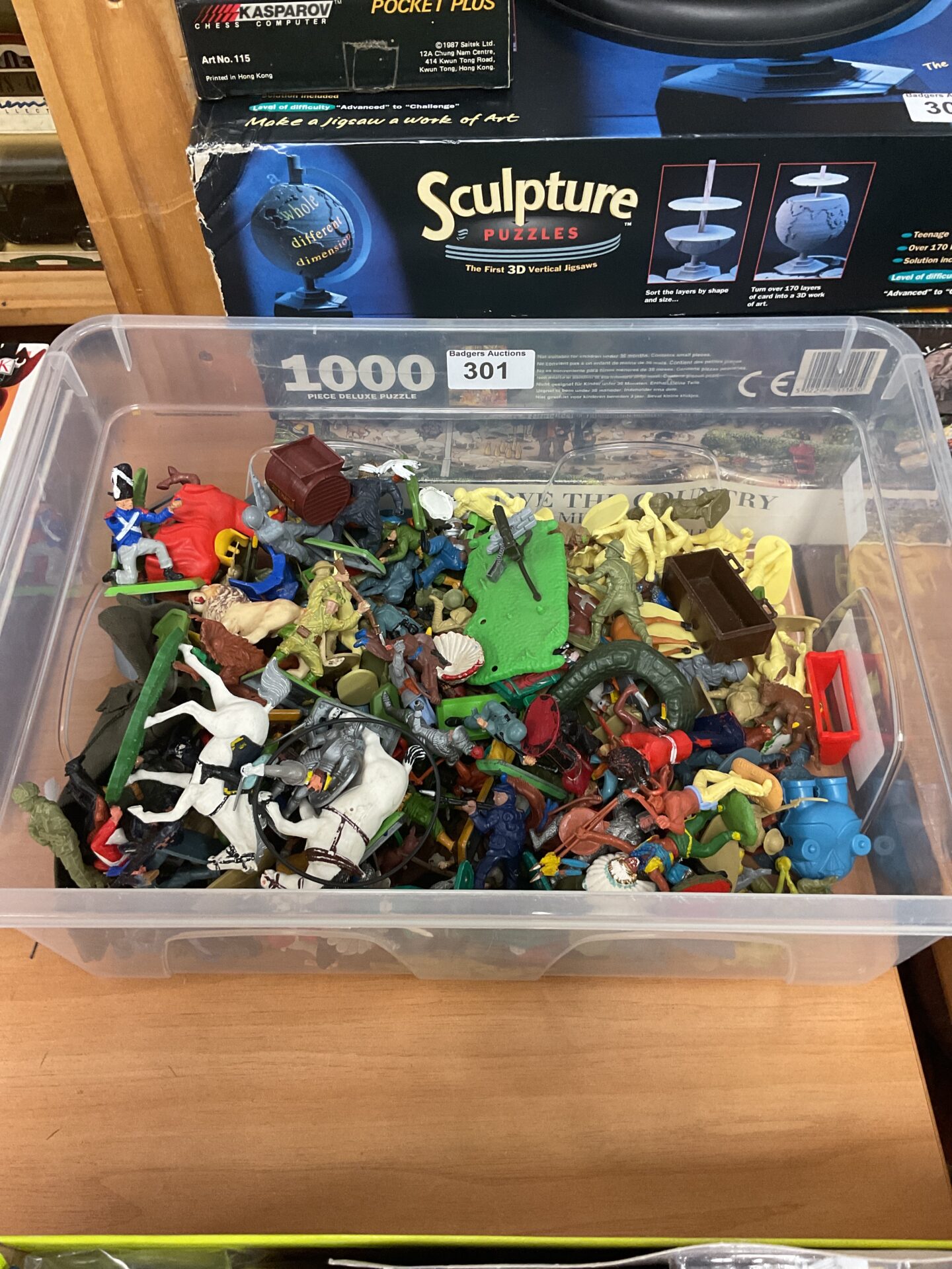 301 box of Army characters & other characters including royal guards ...