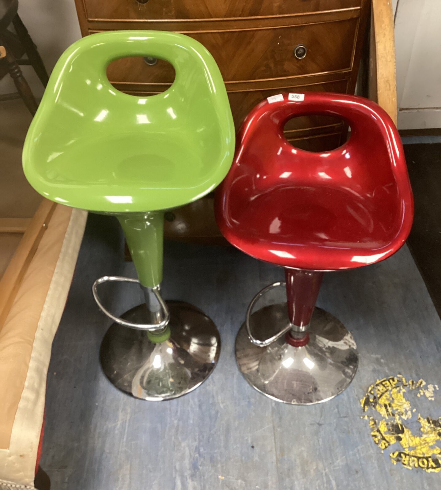 502 green & red topped bar stools Badgers Auctions Onsite and