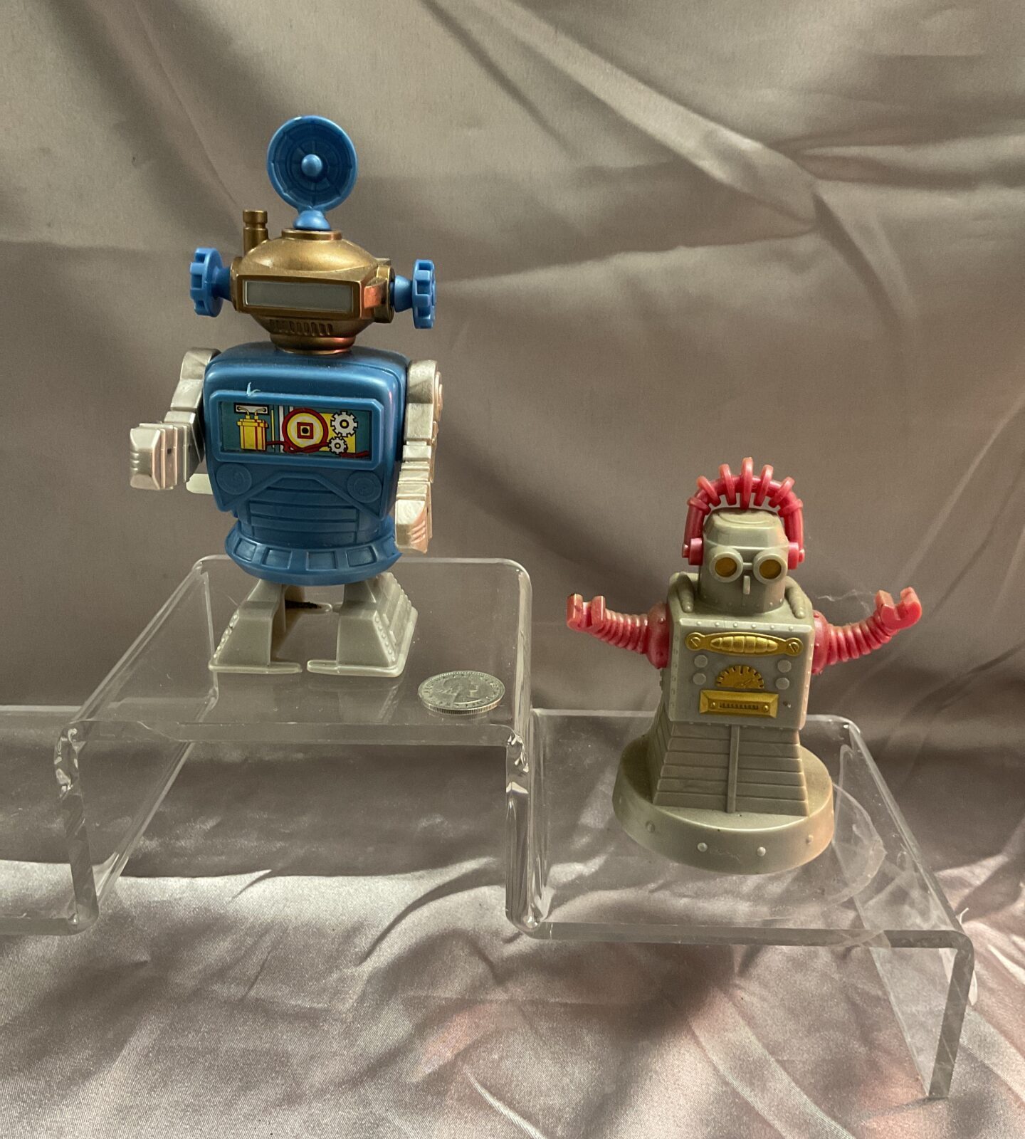 793 Two Vintage Burger King Clockwork Robots Working – Badgers Auctions ...