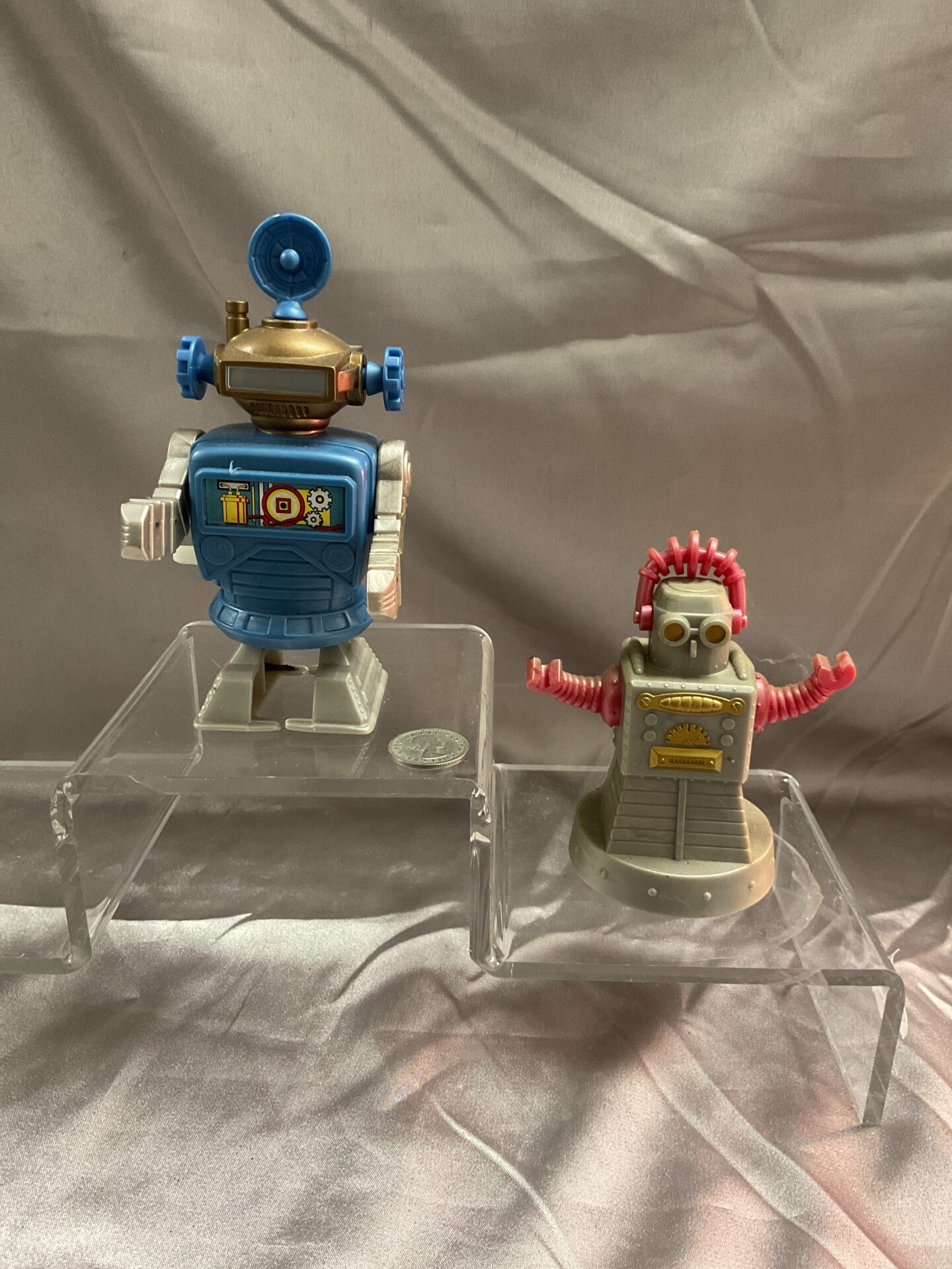 793 Two Vintage Burger King Clockwork Robots Working – Badgers Auctions ...