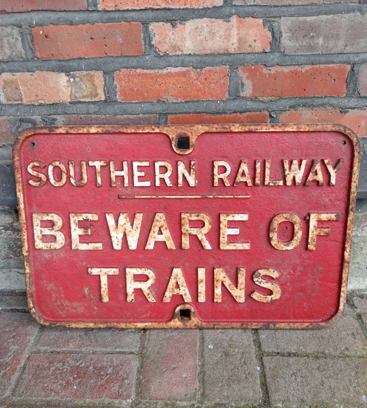 Original vintage cast iron southern railway beware of trains plaque 26" x 16.5"