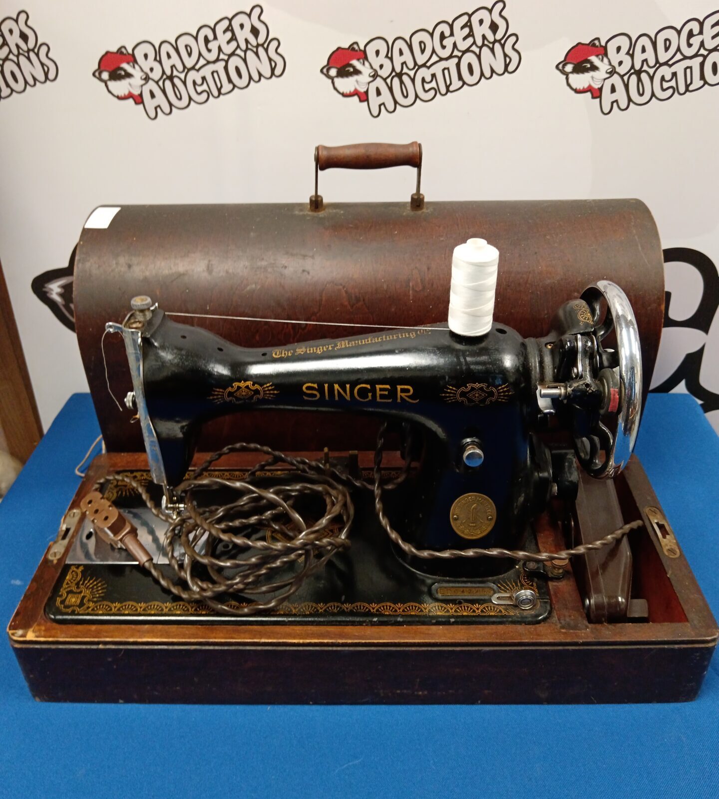 Vintage singer sewing machine ed642292