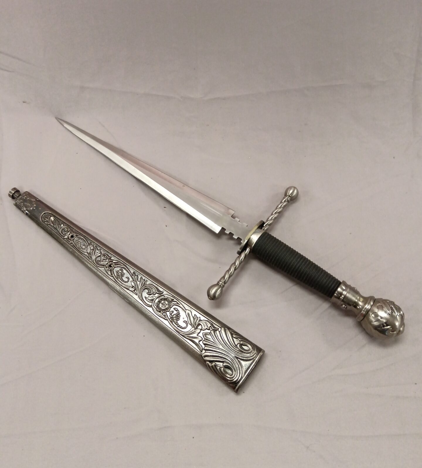 Haller scorpion pattern dagger