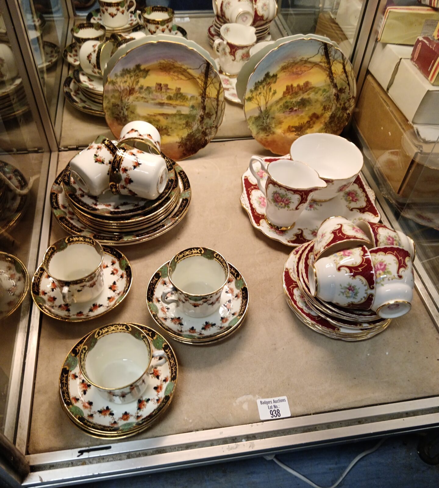 Royal vale & Collingwood part china teasets & two royal doulton plates