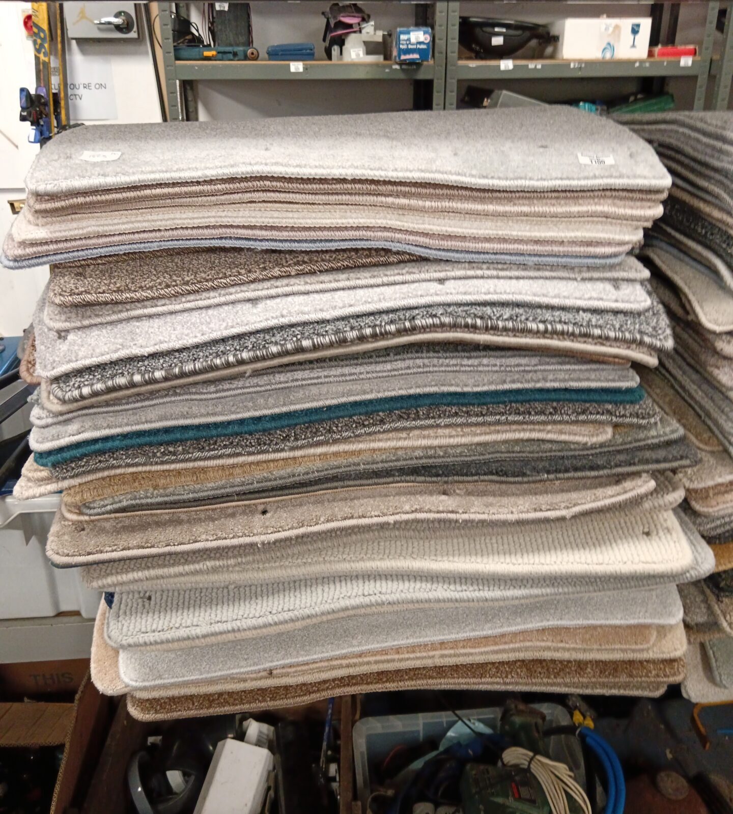 Lot of 50 carpet right samples