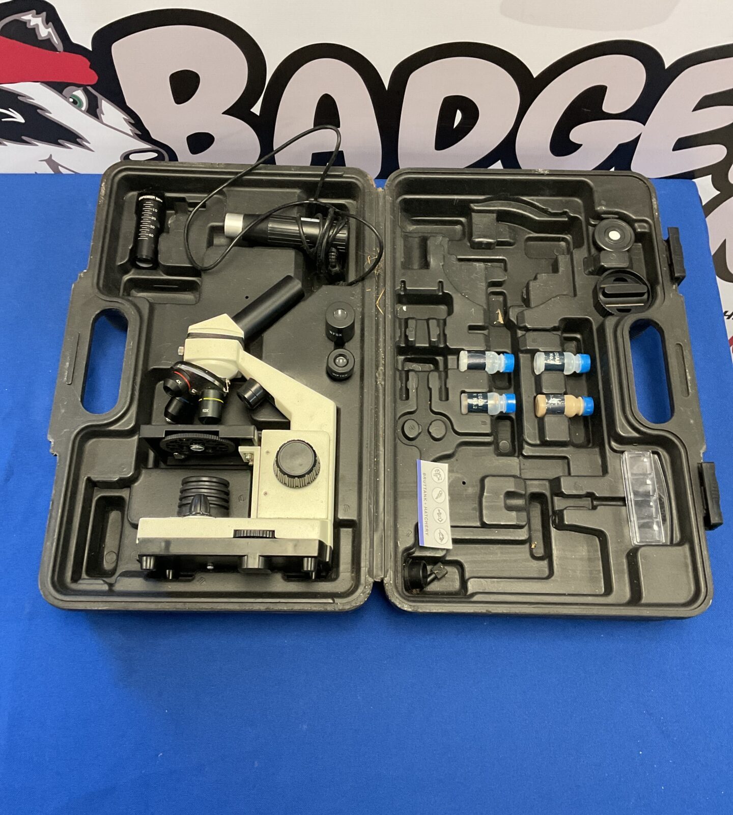 Microscope in hard case and accessories