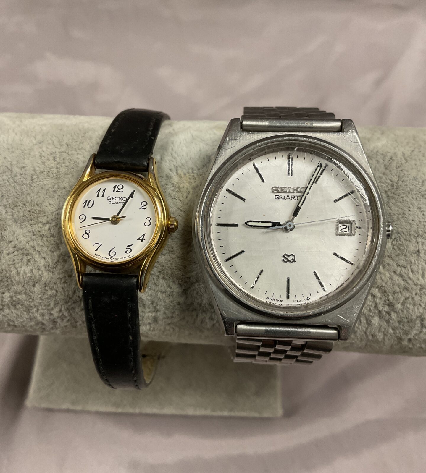 Two Seiko Quartz wristwatches working