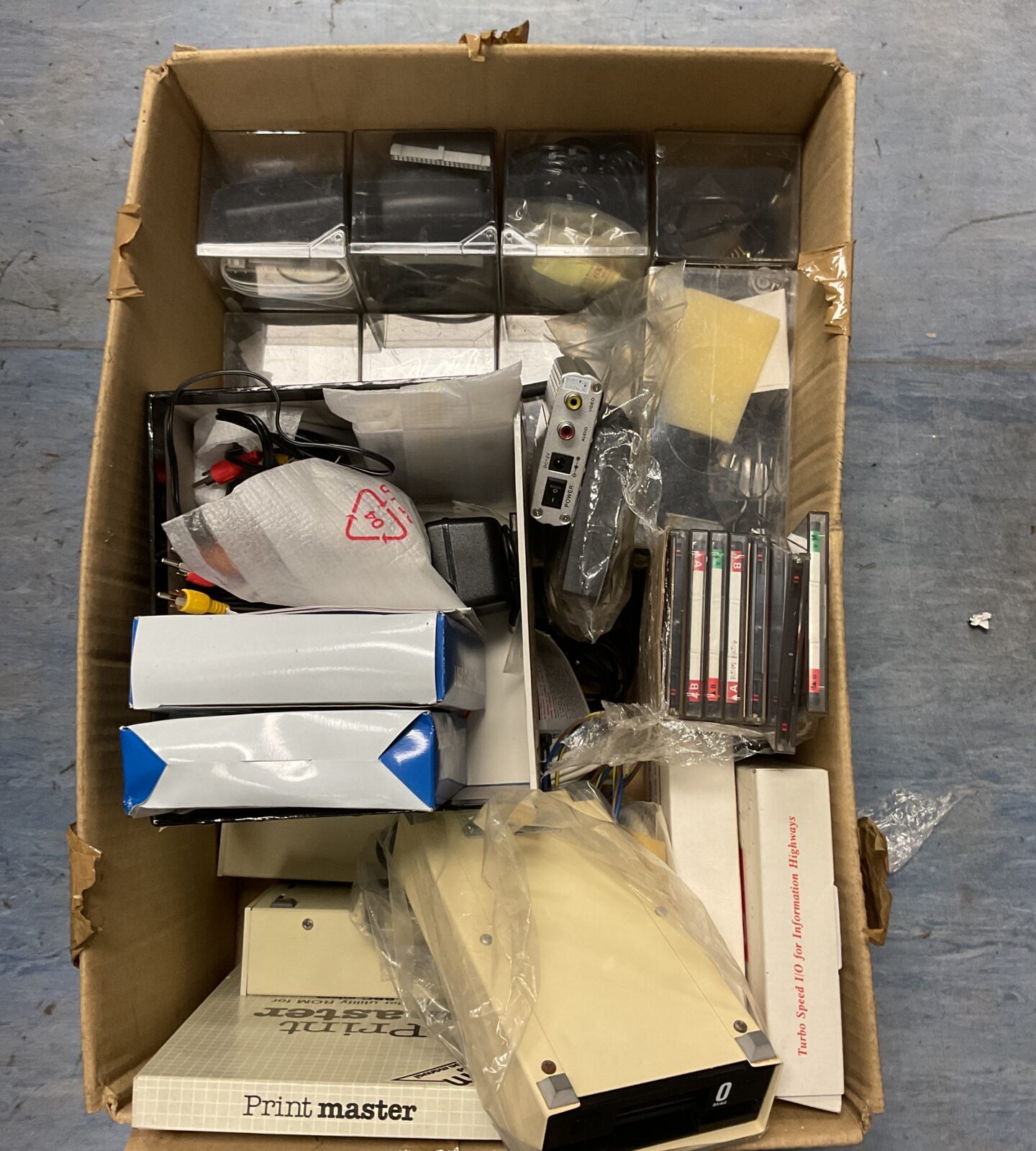 Job lot of mixed electricals including 2.4 ghz wireless audio/visual receiver, floppy discs and cables