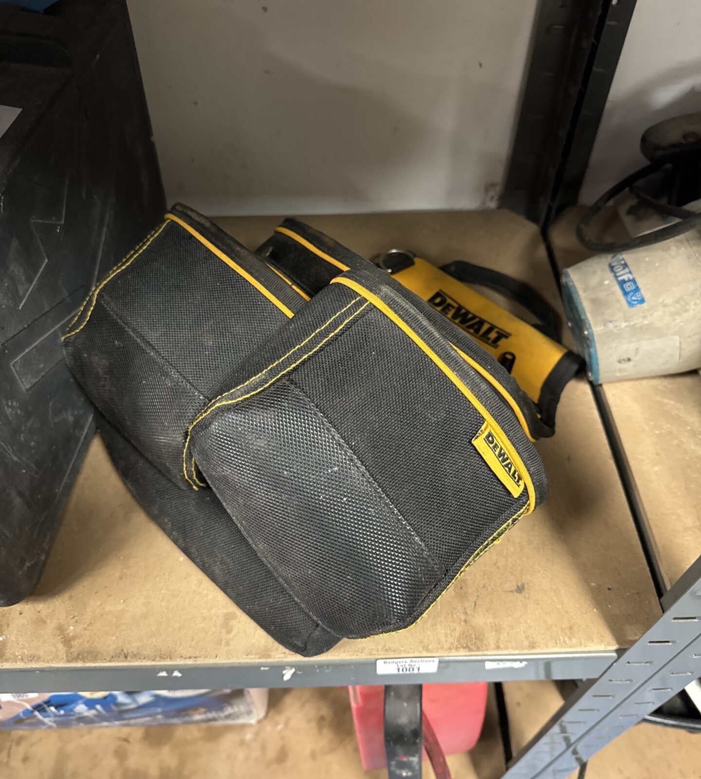 Small dewalt tool carry belt