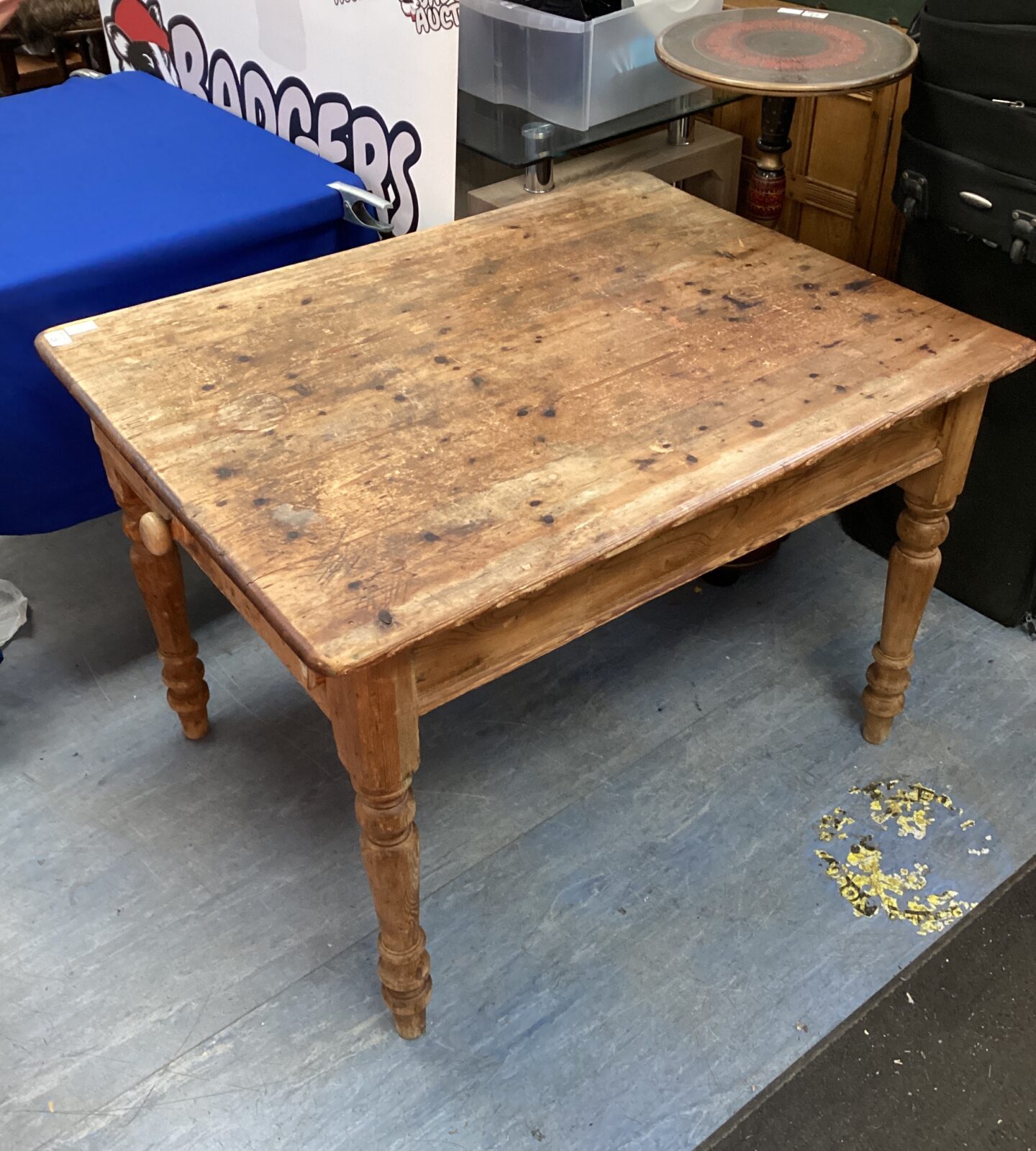 Antique Pine kitchen table 33x42x29