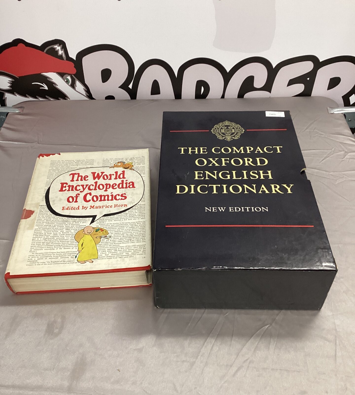 the compact oxford english dictionary with the world encyclopedia of comics