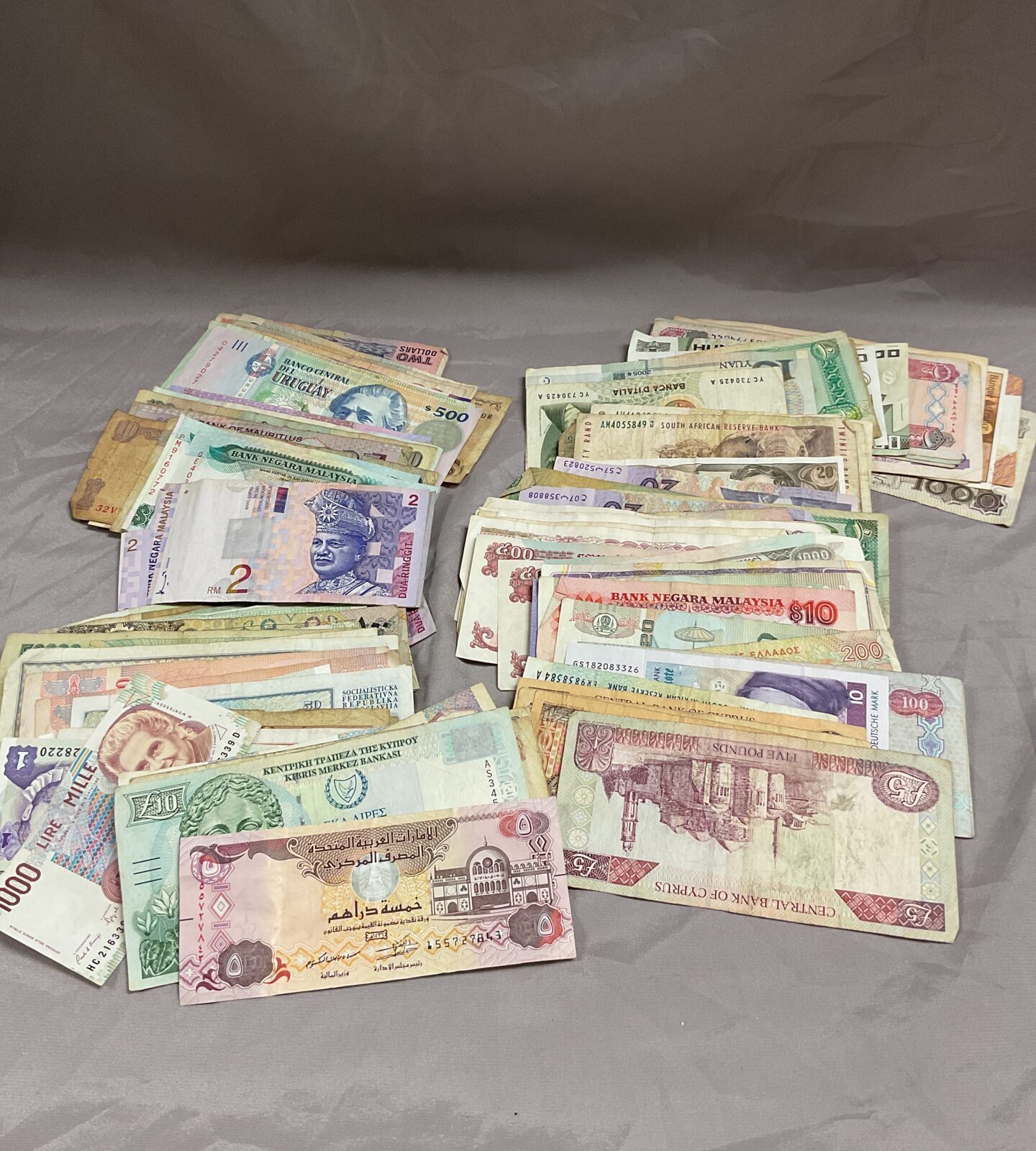 Large collection of foreign banknotes