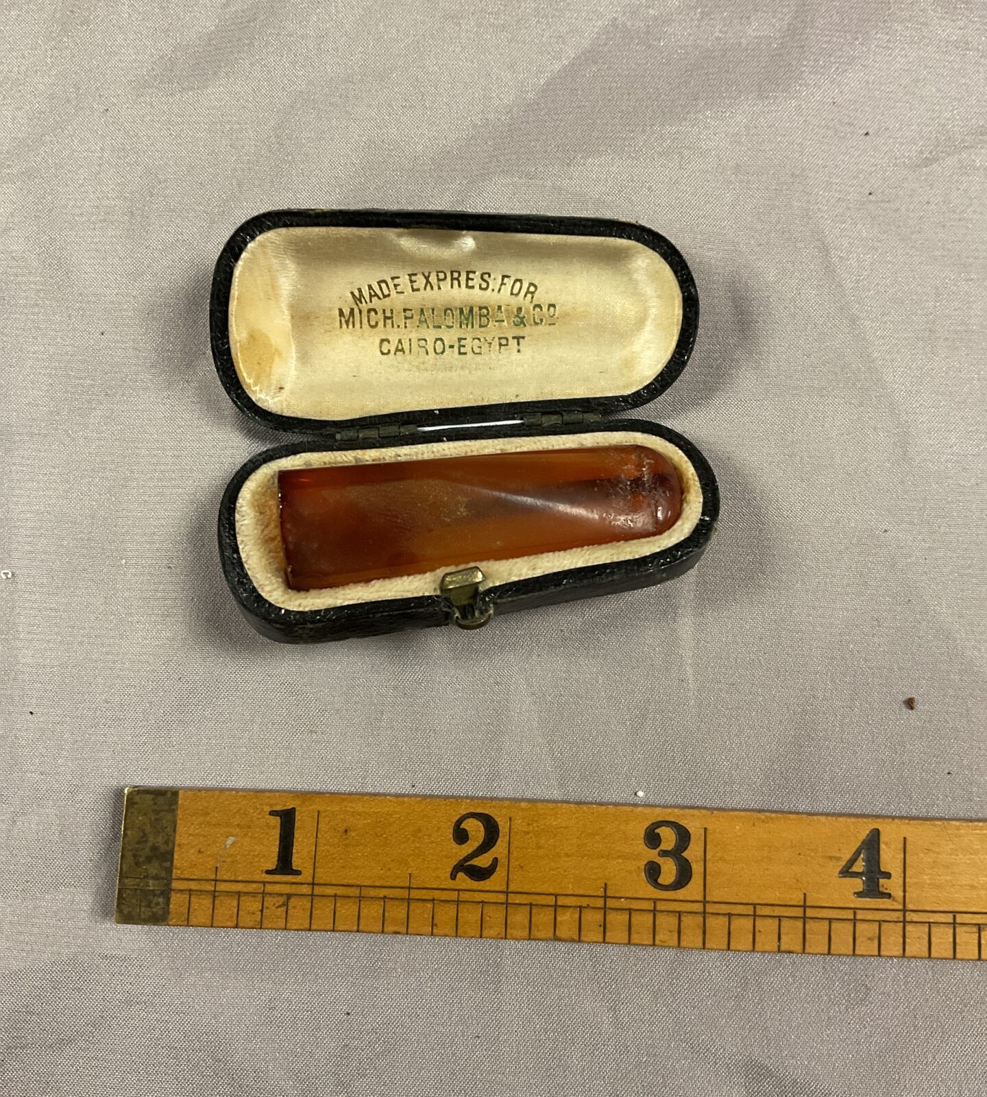 Vintage Amber cigar holder in fitted case