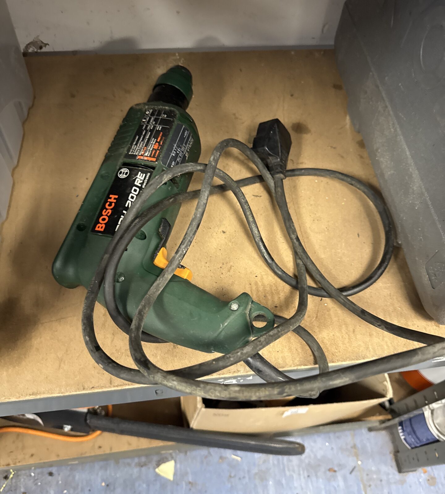 Bosch pbh200re hammer drill - working