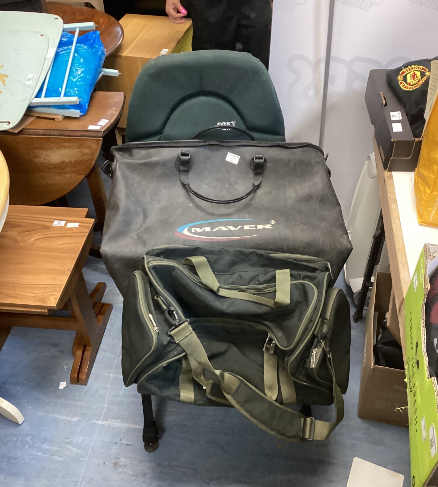 fishing chair & weaver fishing bag & green holdall