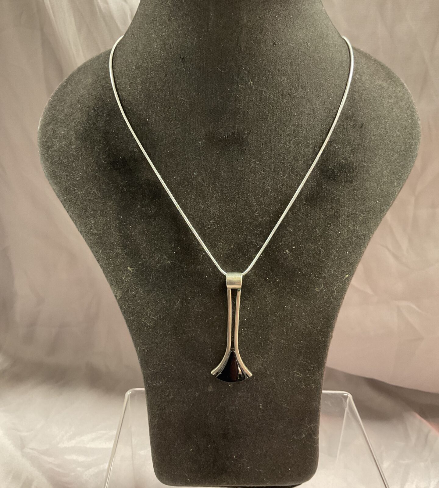 925 silver 18” Snakelink necklace with Modernist design pendant