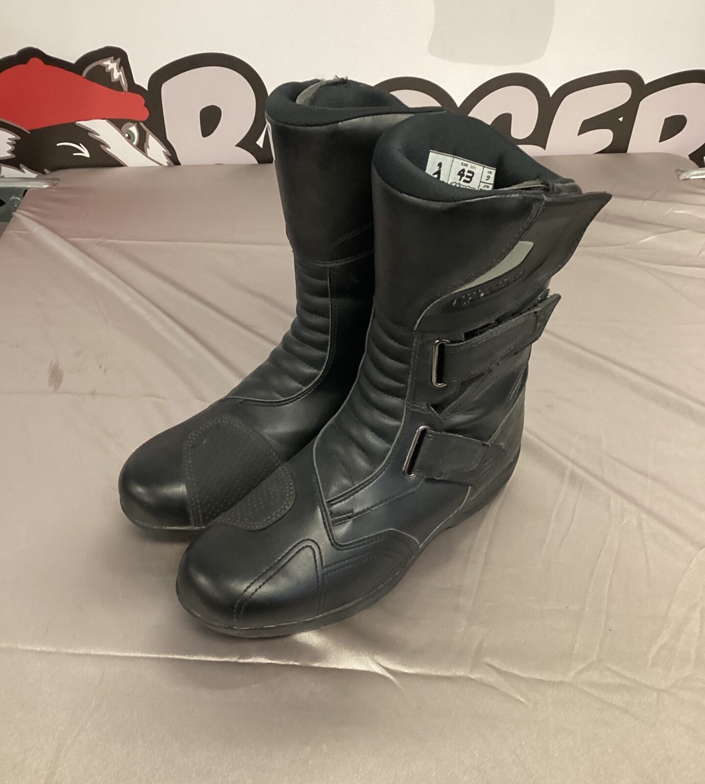 Pair of alpine star motorcycle boots size 43