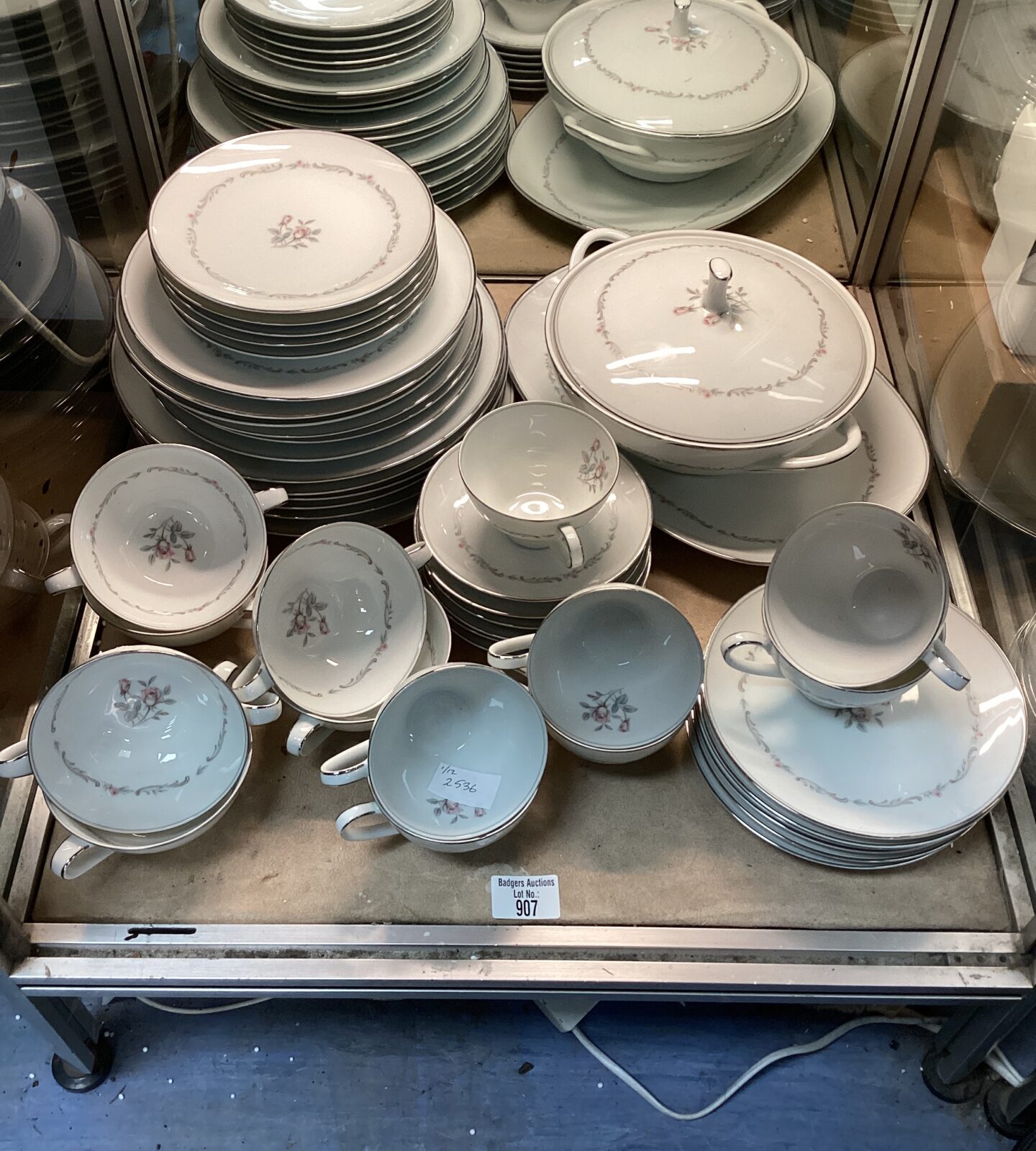 Large noritake mayfair dinner service