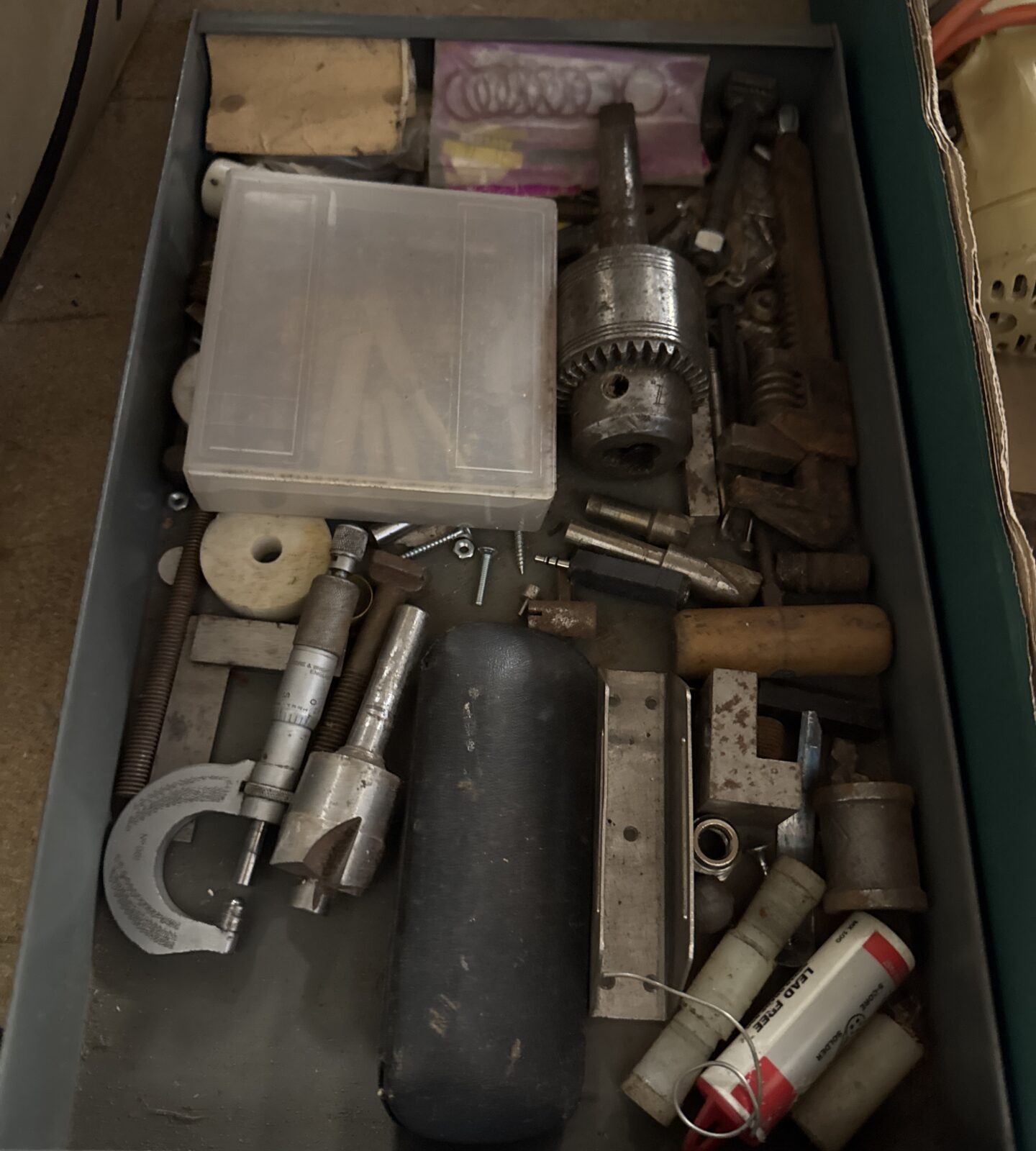 Five metal drawers with contents inc vernier gauges - Image 6