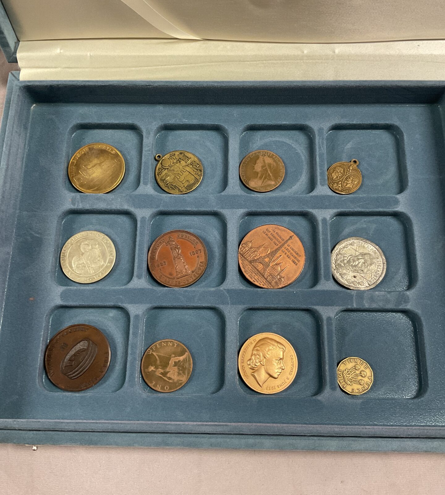 collection of 39 coins and medals in presentation case - Image 3