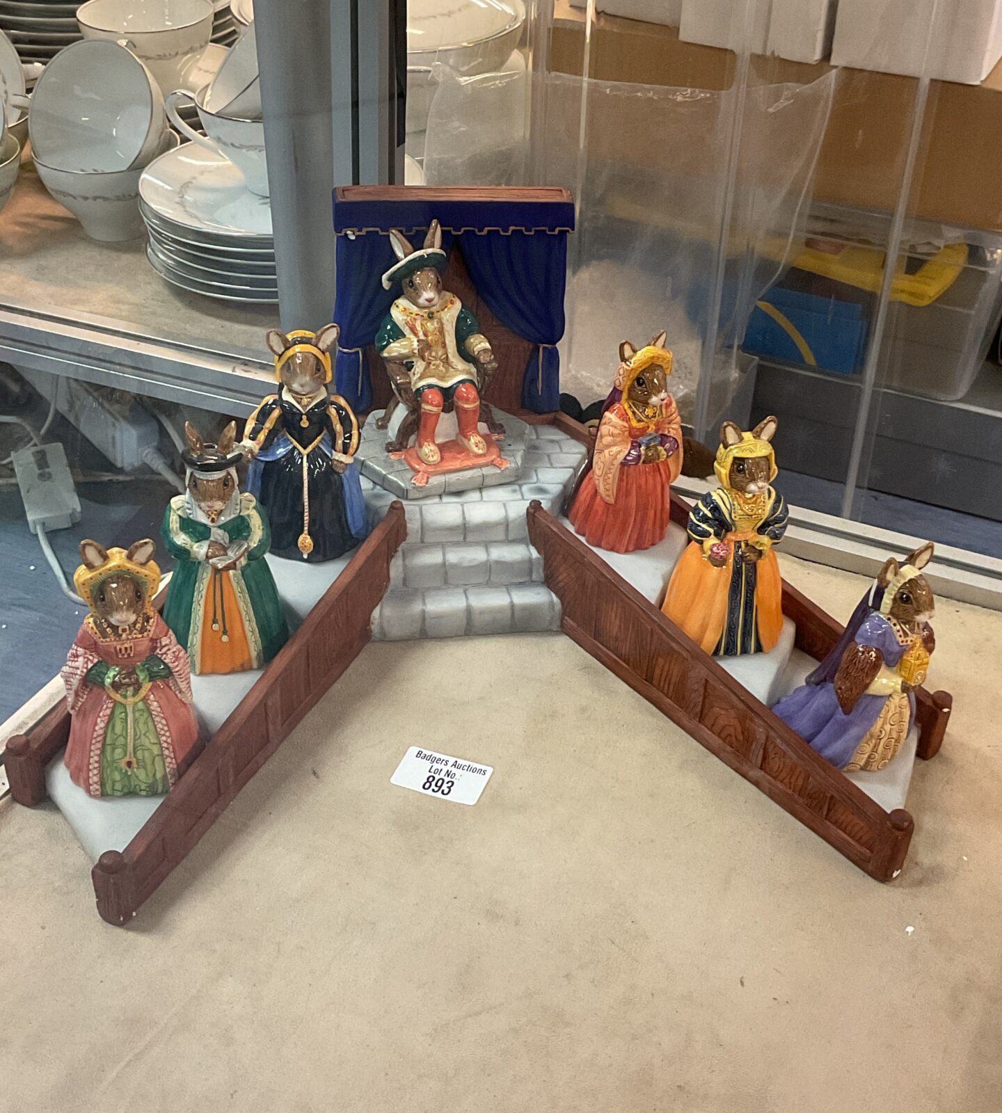 Bunnykins Henry vIll and his six wives on display stand one figure has minor damage with original boxes