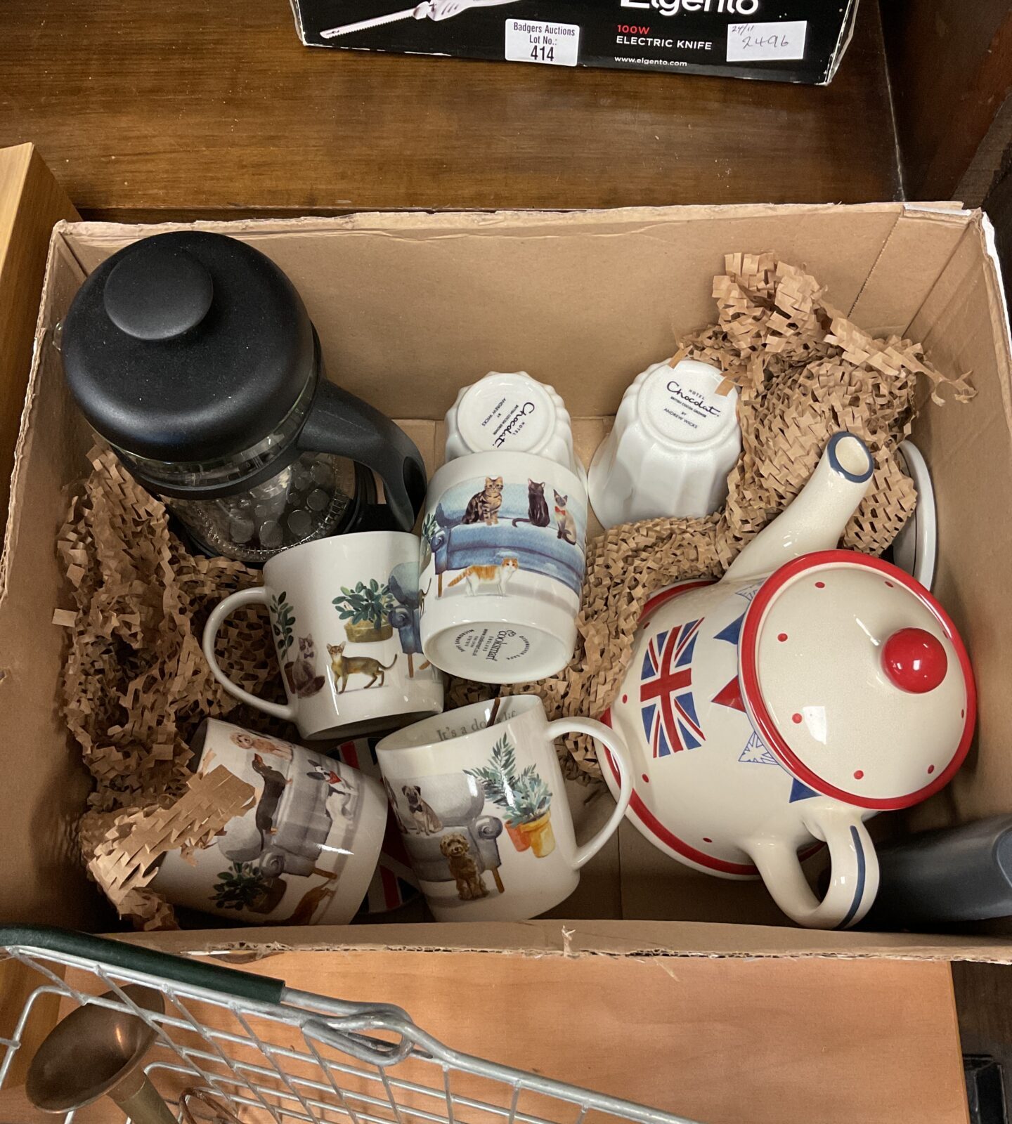 Box of cooksmart cat mugs & te union jack teapot