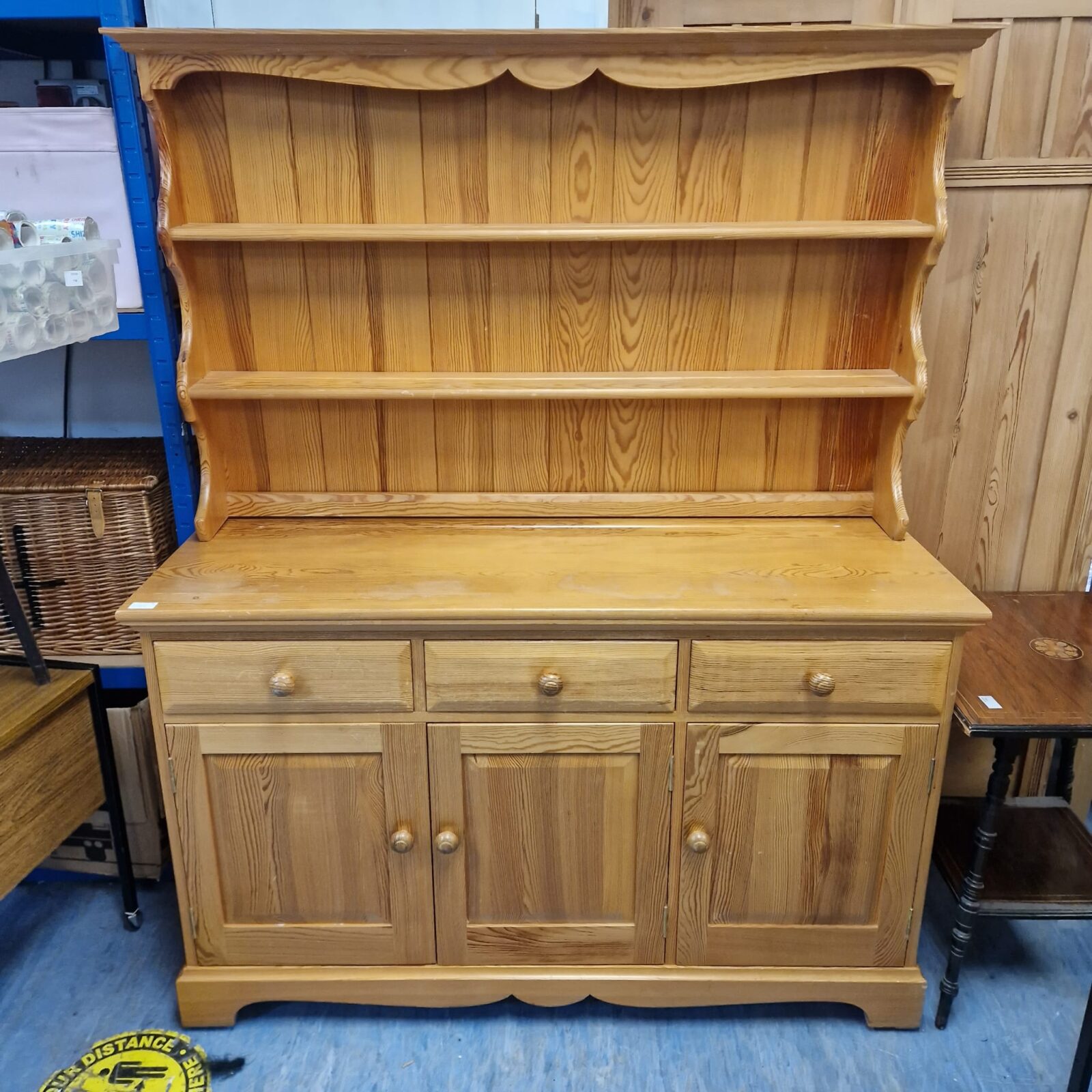 Pine welsh dresser H66 x D18 x W53”