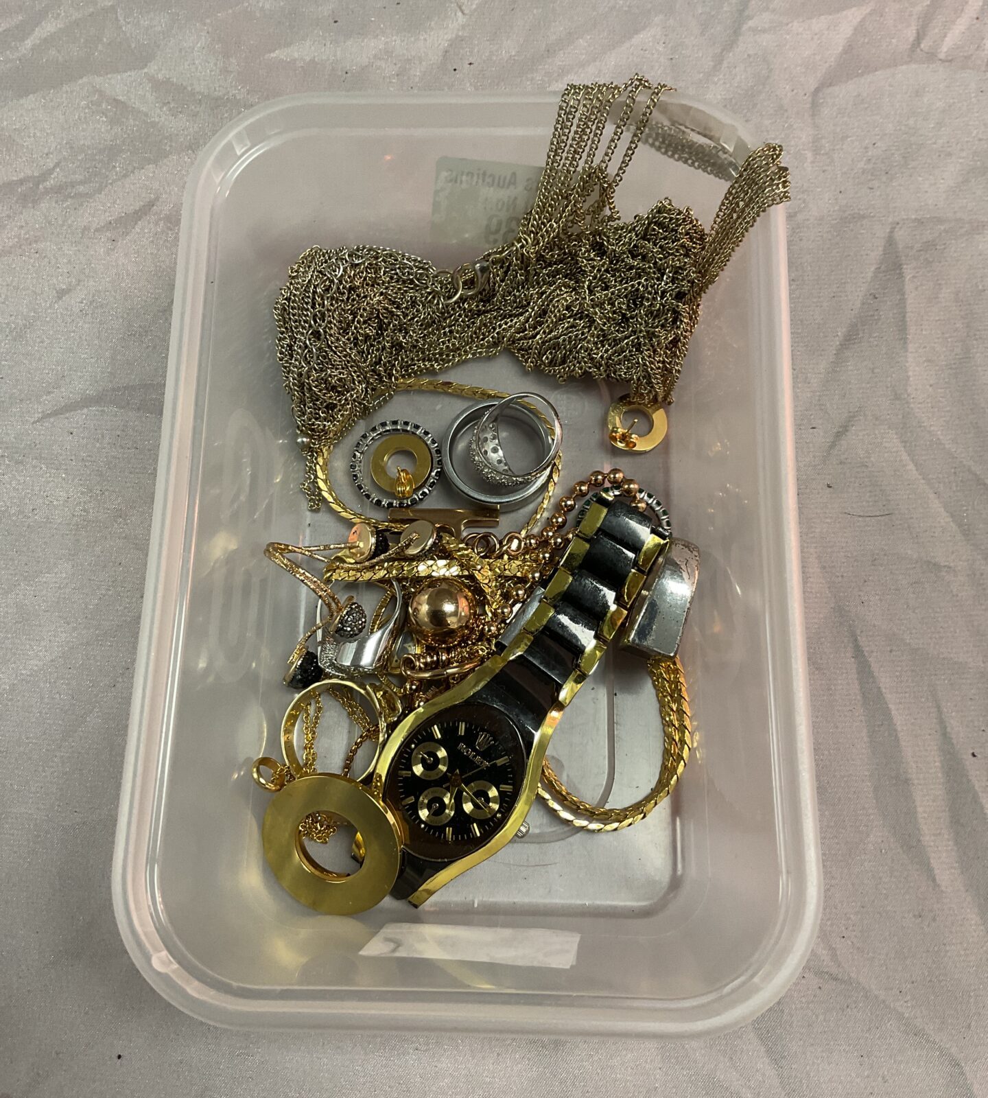 Tray of mixed jewellery