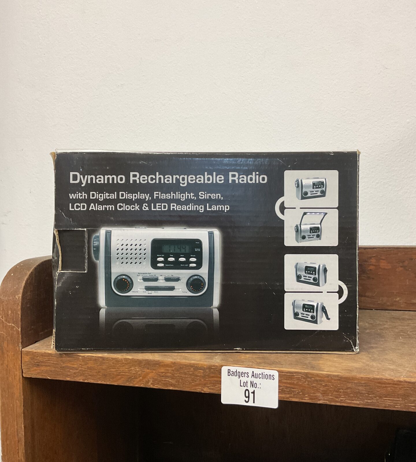 Dynamo rechargeable radio