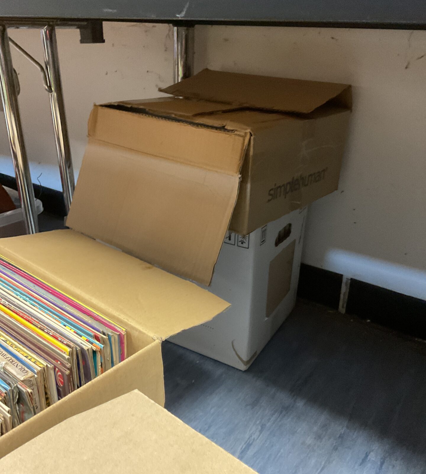 Huge collection of 8 boxes & cases of 12” vinyl records - Image 2