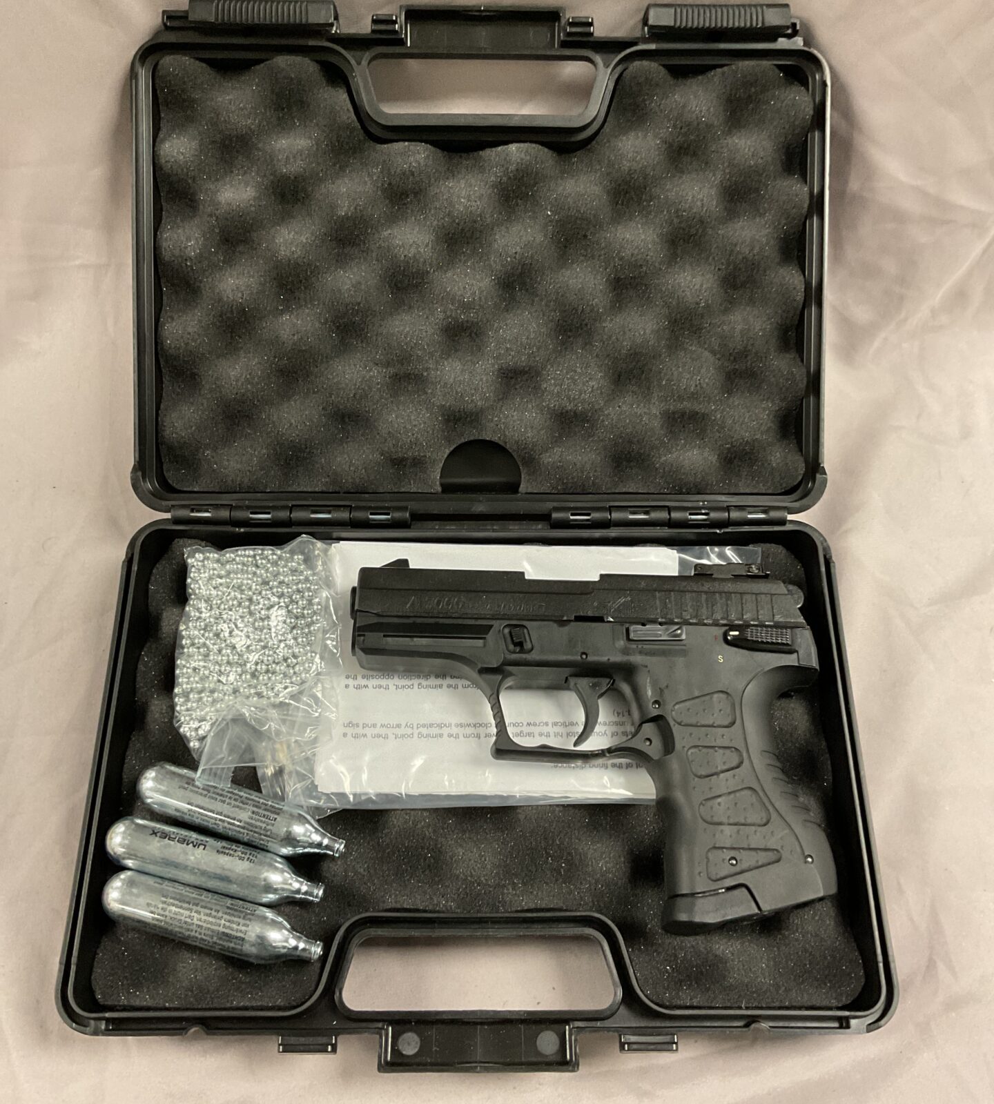 Skif a3000 co2 Bb pistol in carry case