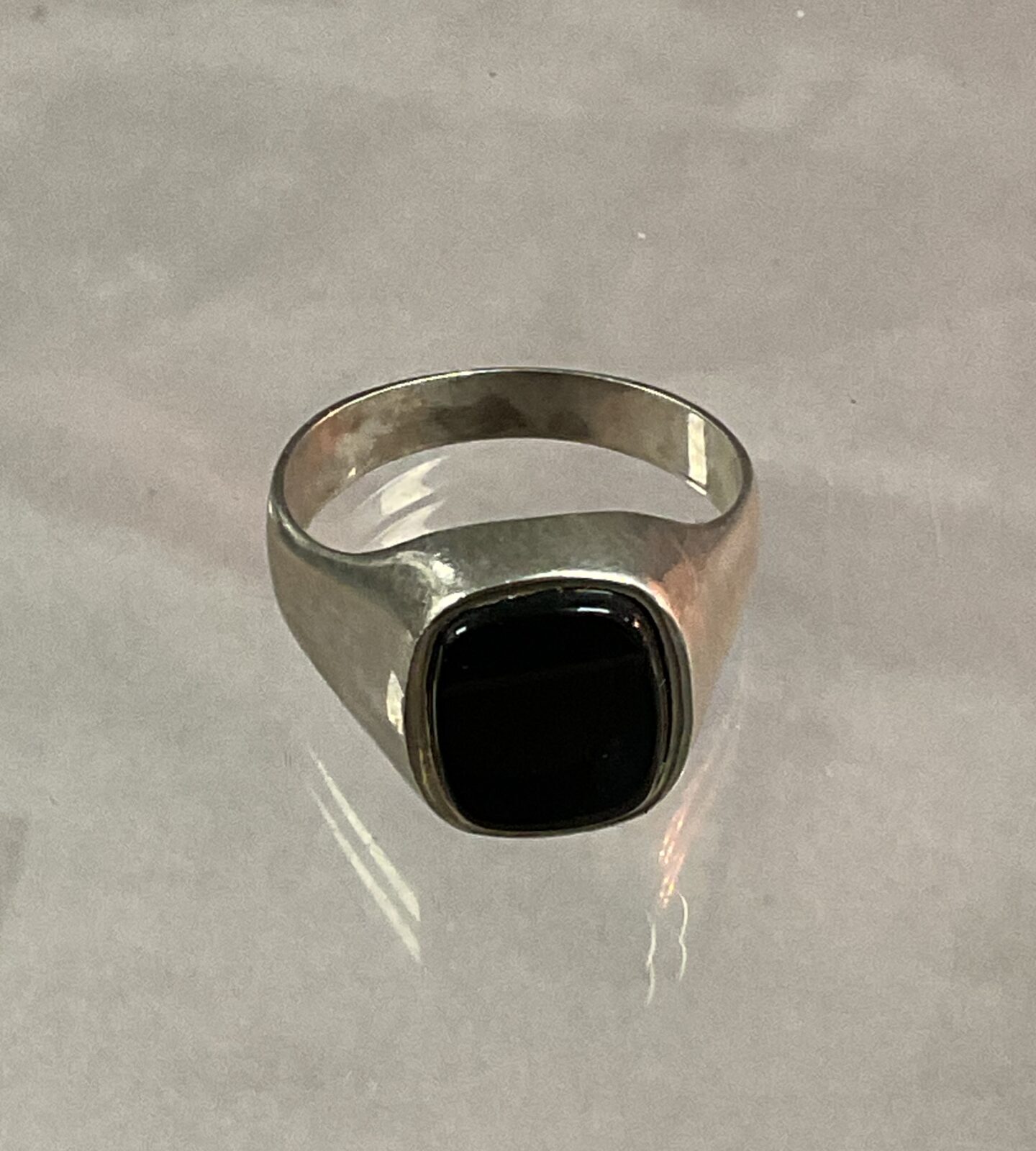 Silver onyx signet ring size T