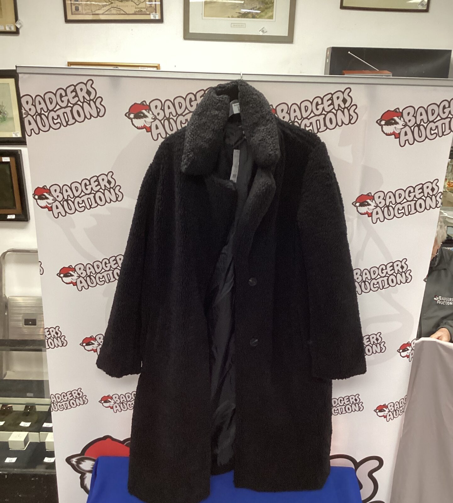 Ew look black coat size 18