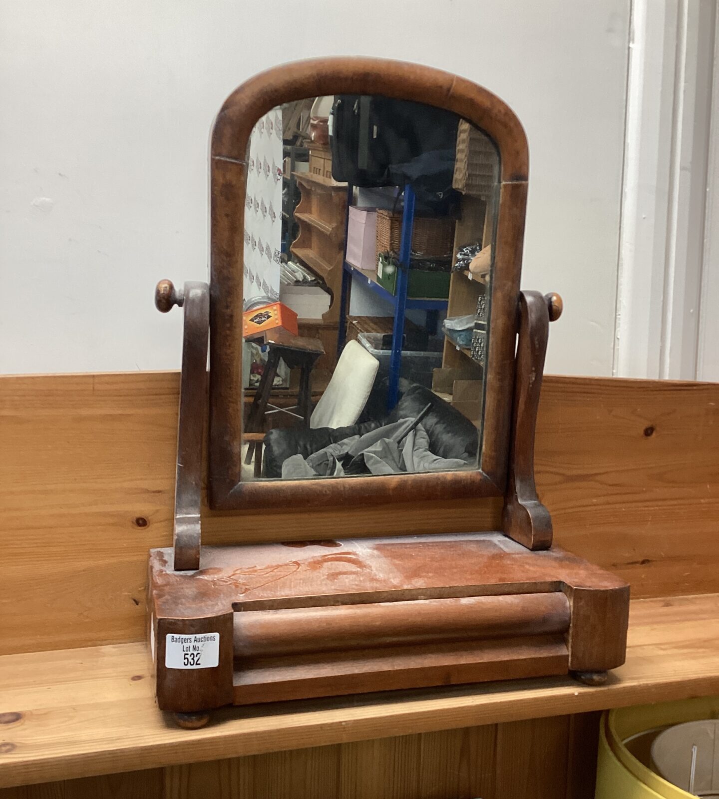 Dressing table mirror