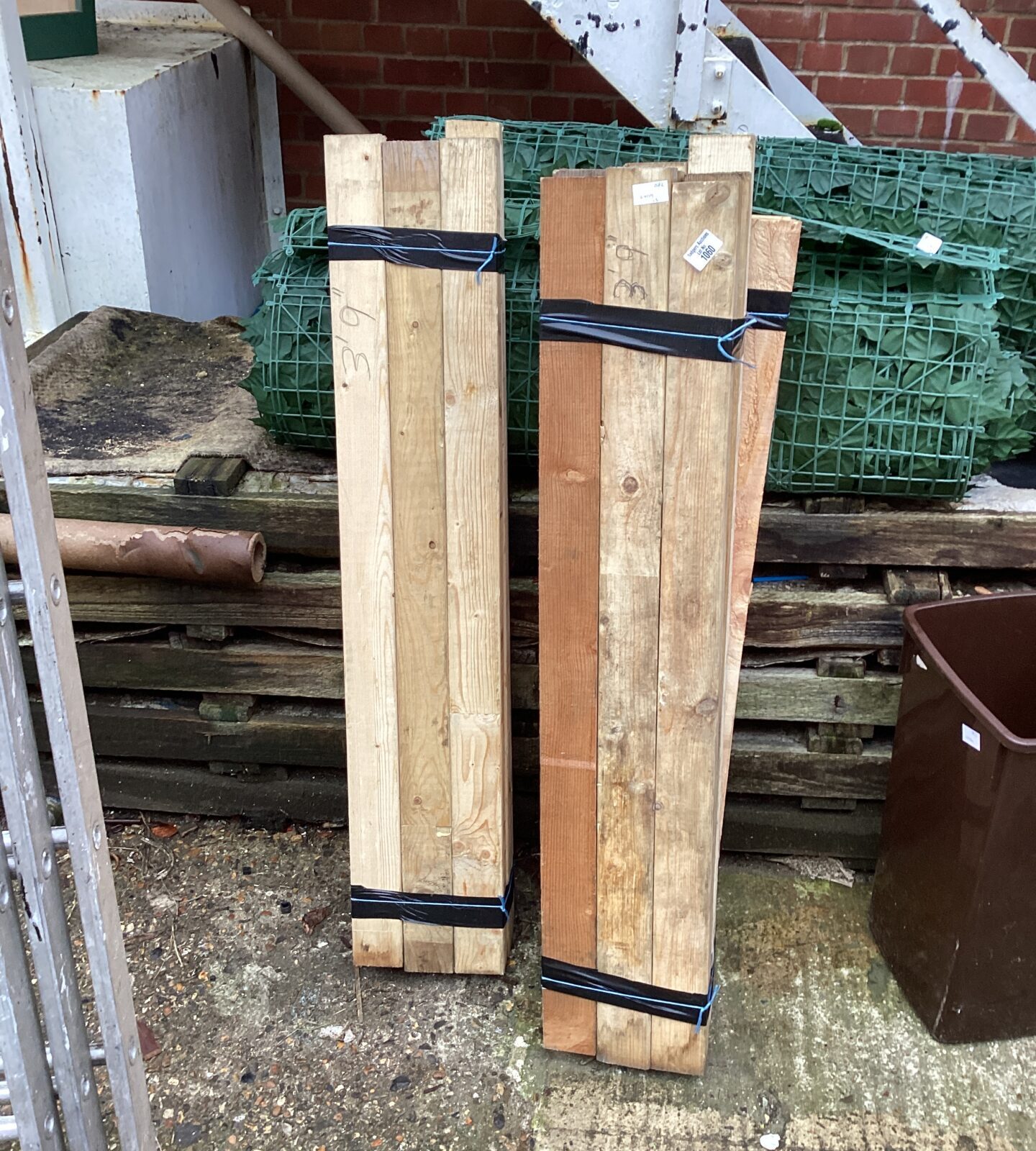 Quantity of timber 3’9” long