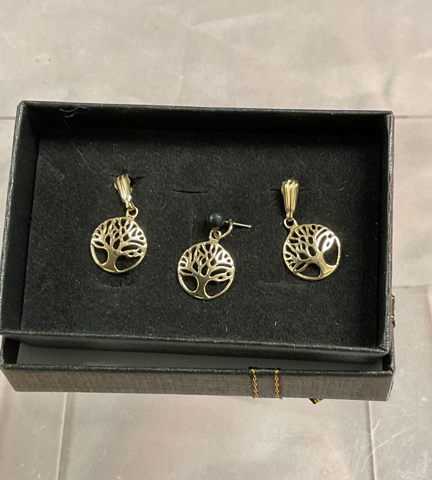 Pair of tree of life 9ct gold earrings and matching pendant