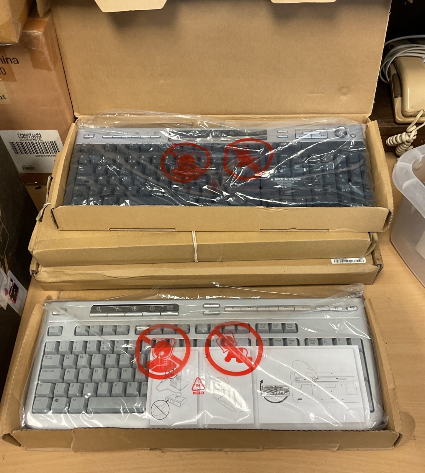 Four hp wireless computer keyboards (no receivers)