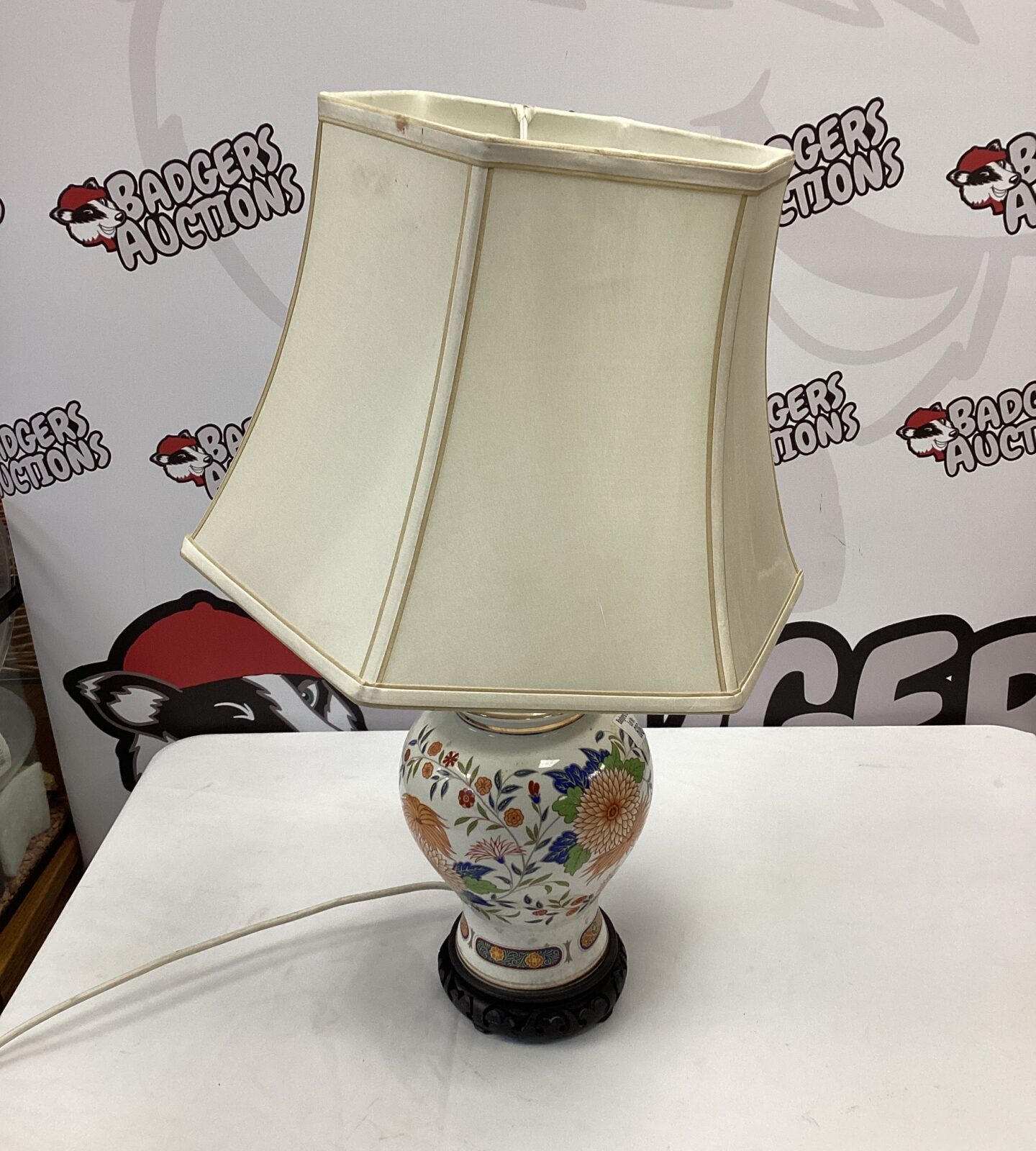 Oriental style ceramic table lamp