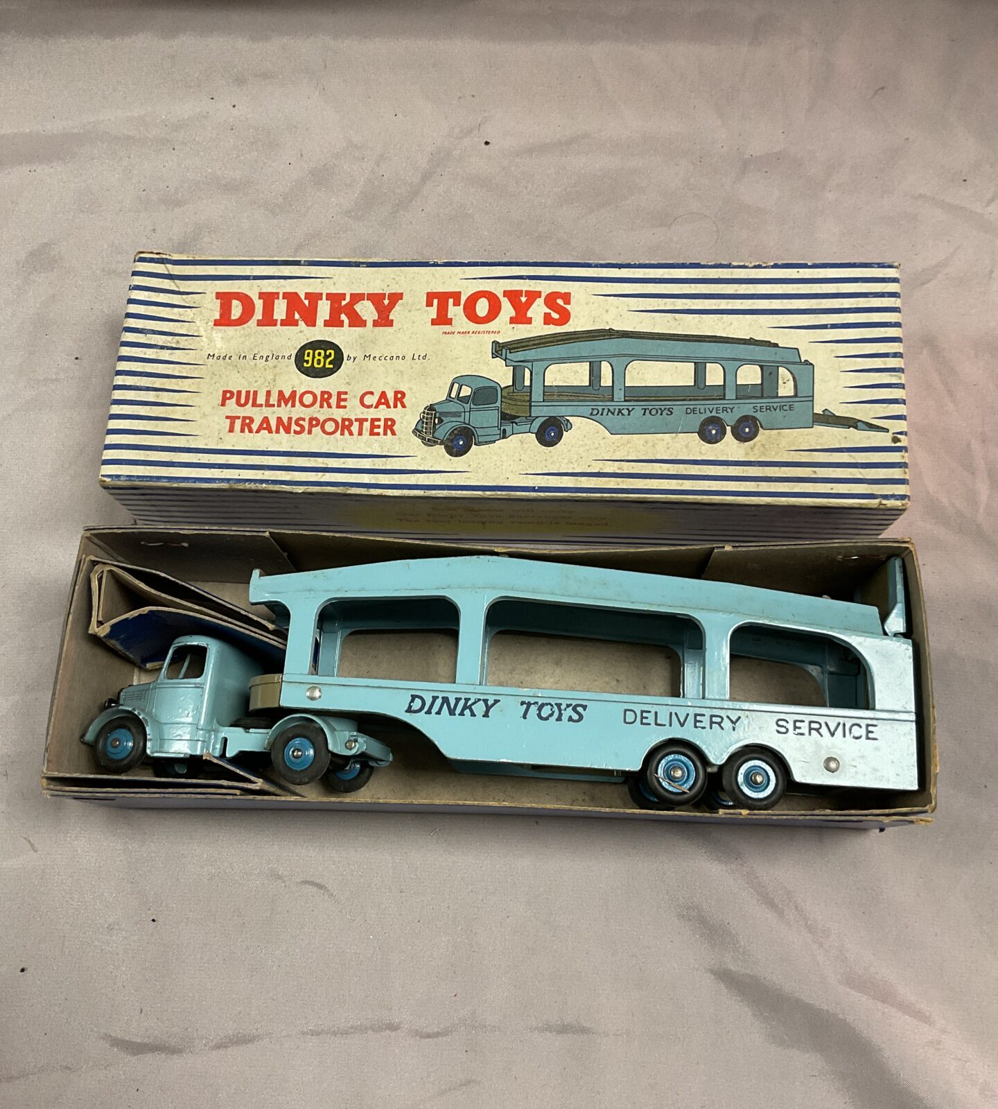 Vintage 982 dinky pull more car transporter in original box