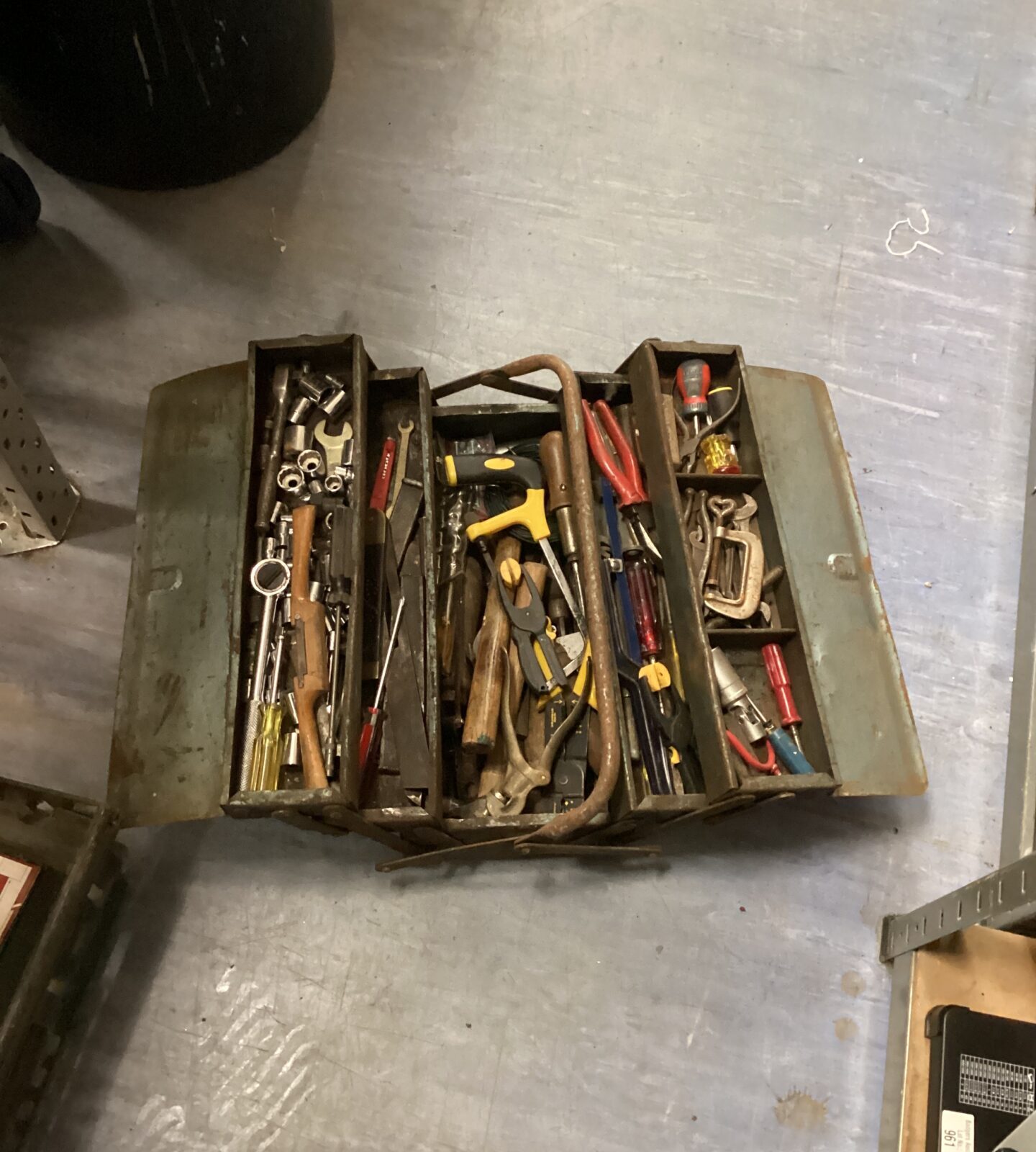 Cantilever tool box with contents