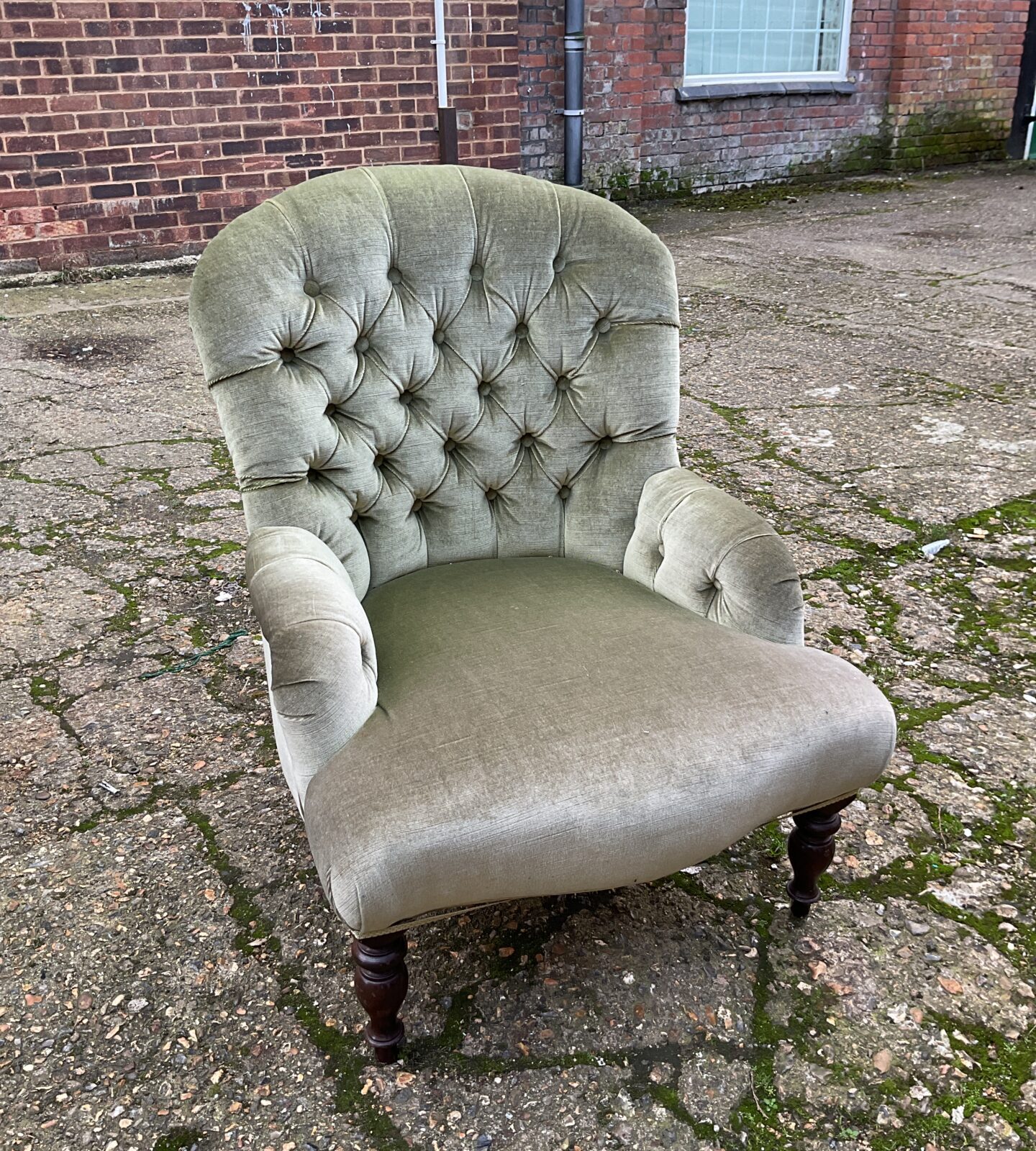 Victorian button back tub armchair