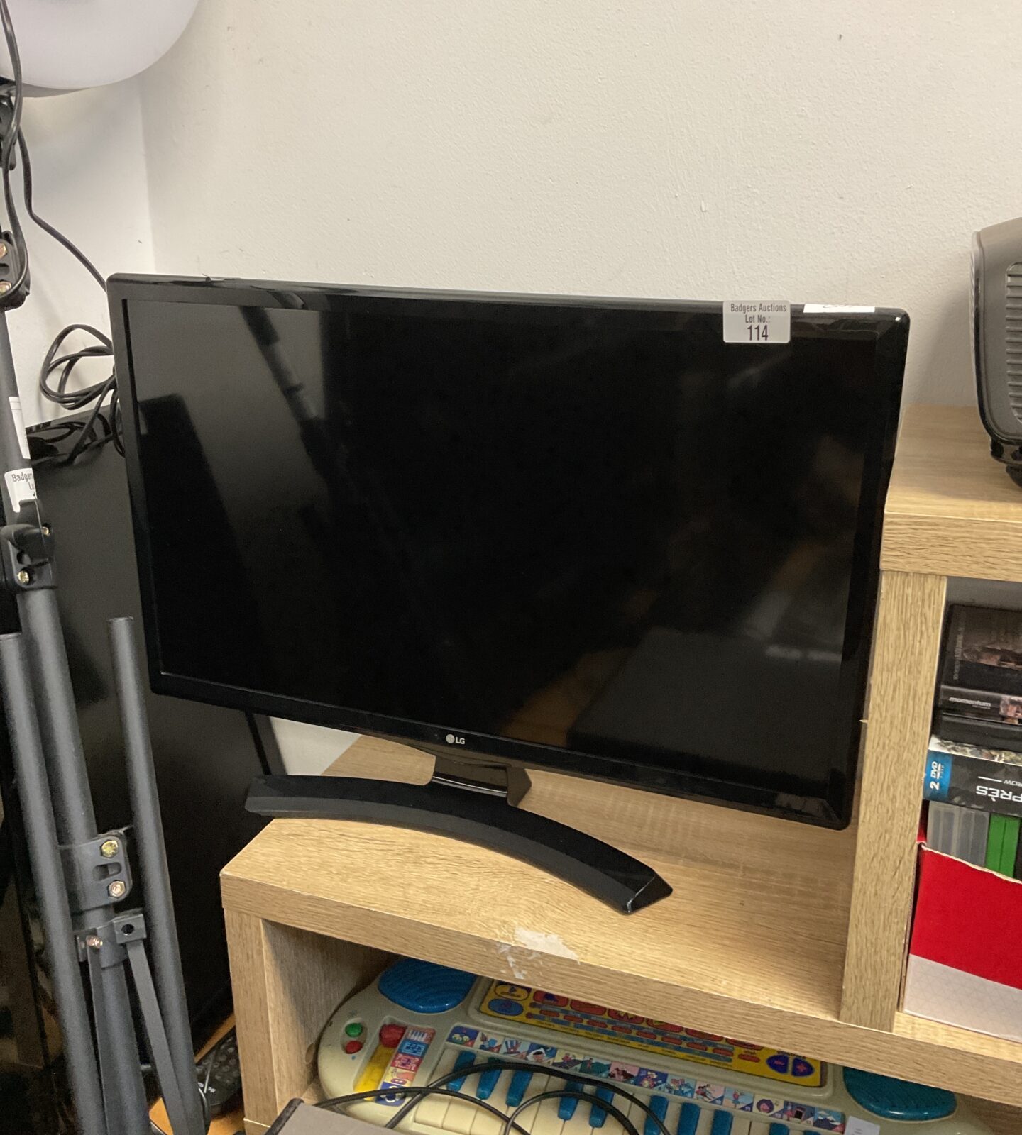 Lg 22” hd tv working with remote