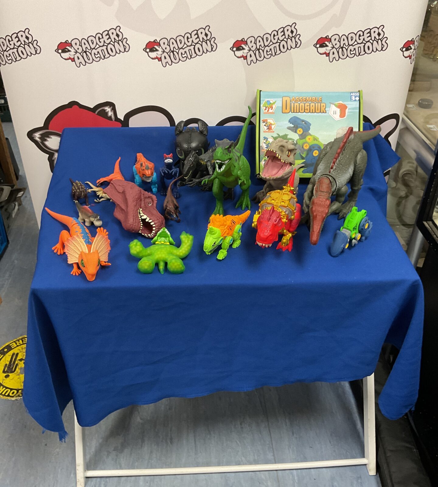 Selection of mixed dinosaurs inc jarassic park and how to train your dragon