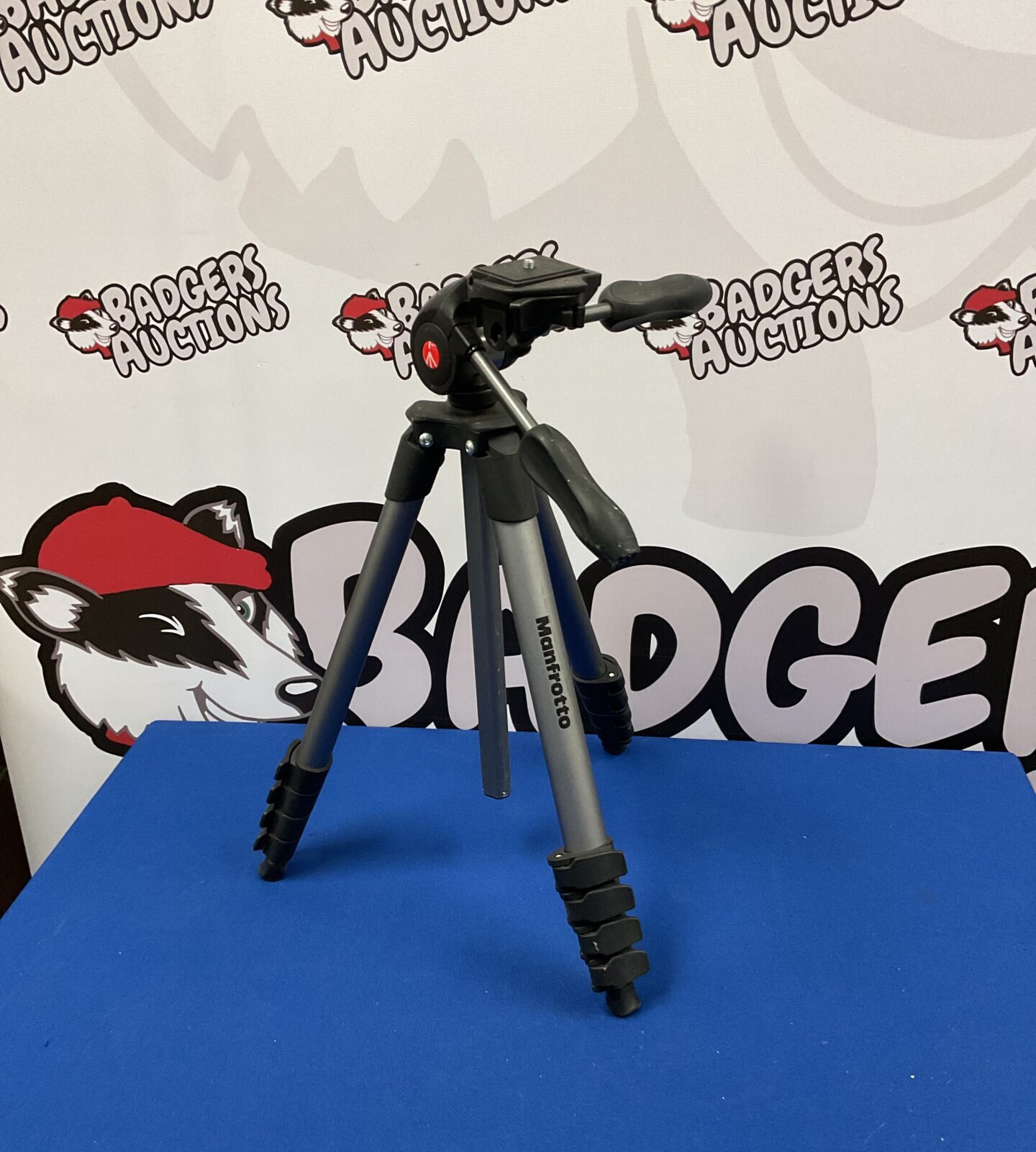 Manfrotto camera tripod