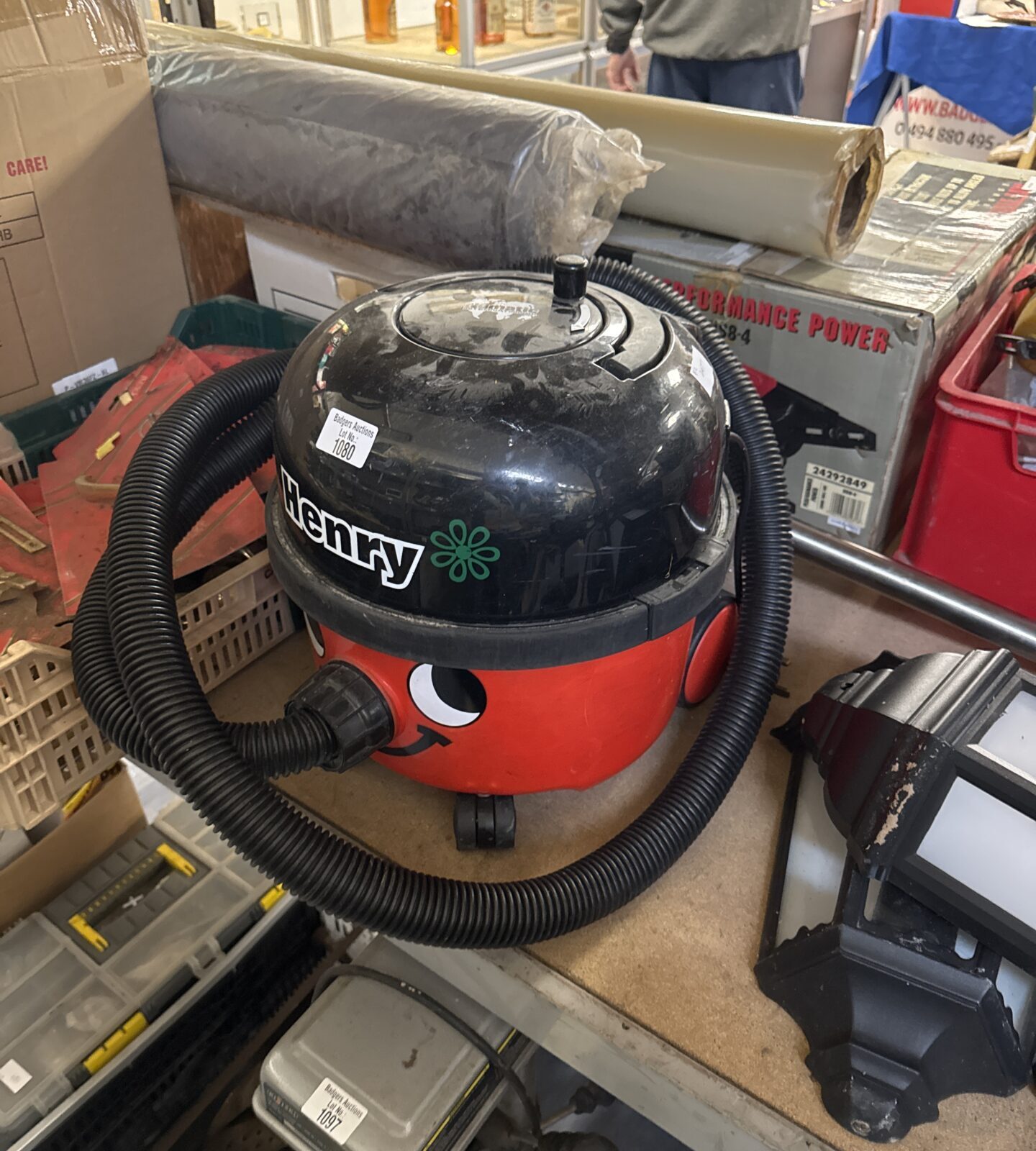 Henry hoover with extension pole - working