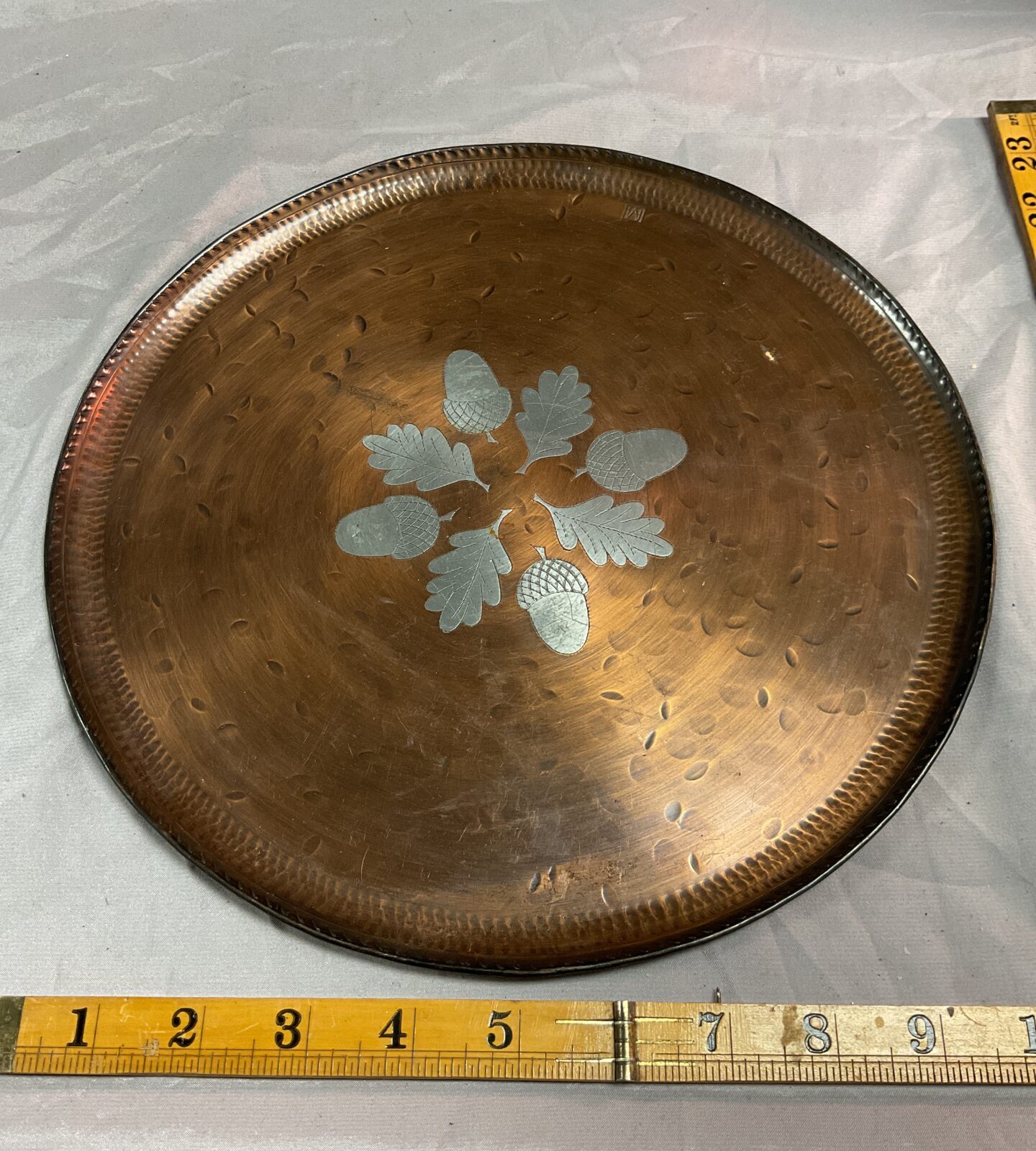 11” hugh wallis round copper tray 1930/40 pewter inlaid with Oak leaves and acorns