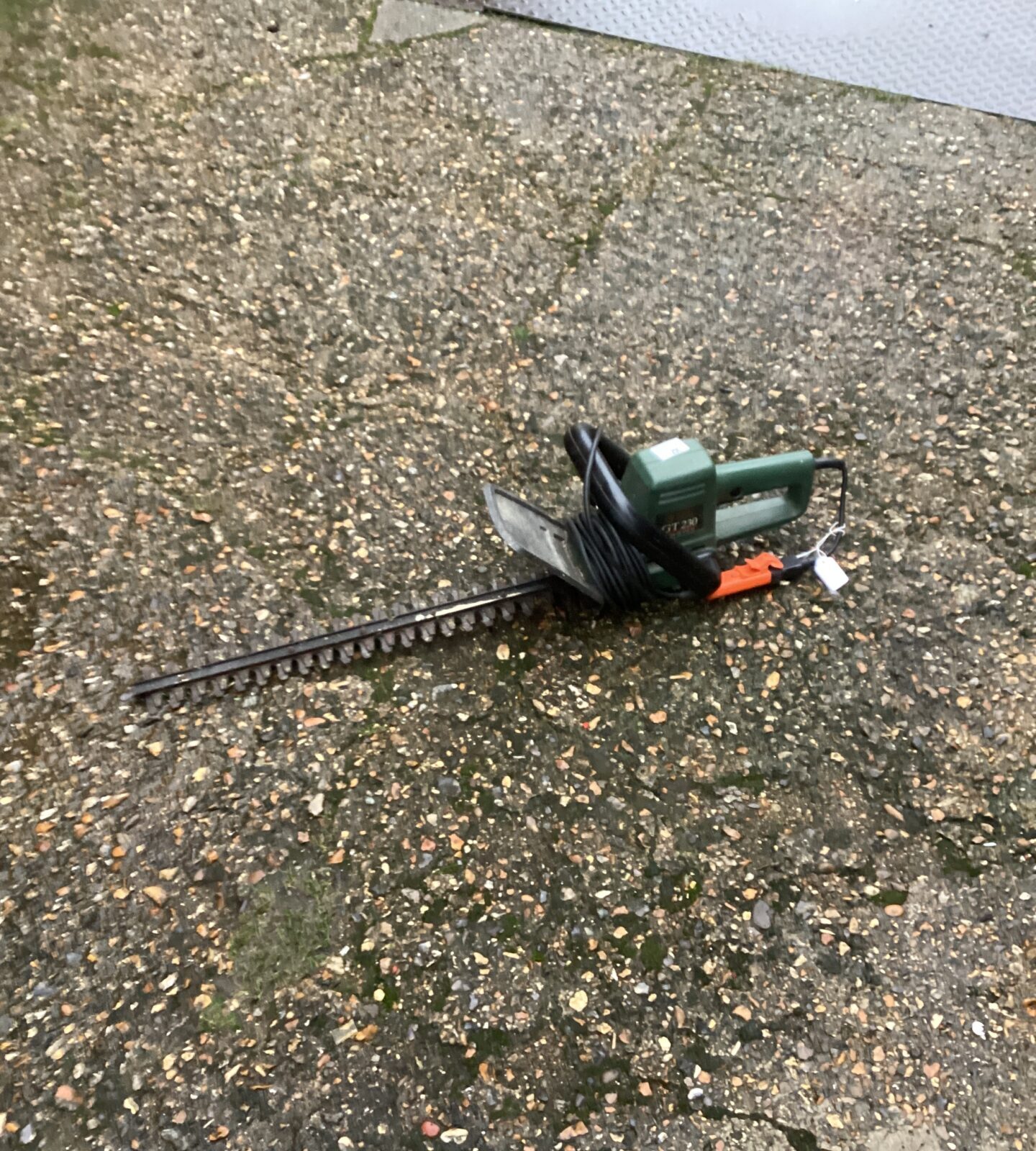 Black and Decker electric hedge trimmer