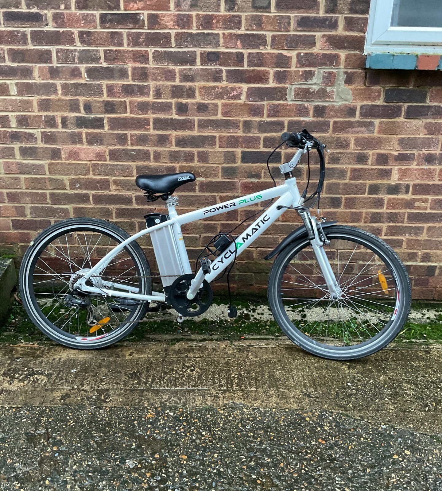 Power plus cycleamatic electric bike working with charger