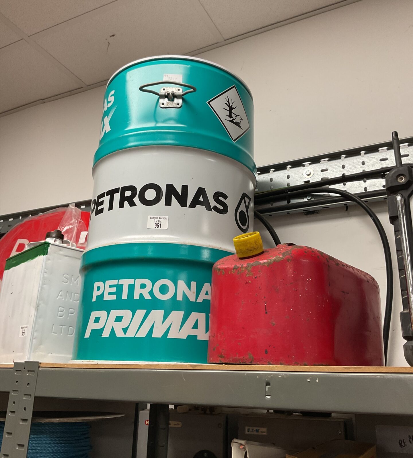 Petronas primal petrol can with red petrol can