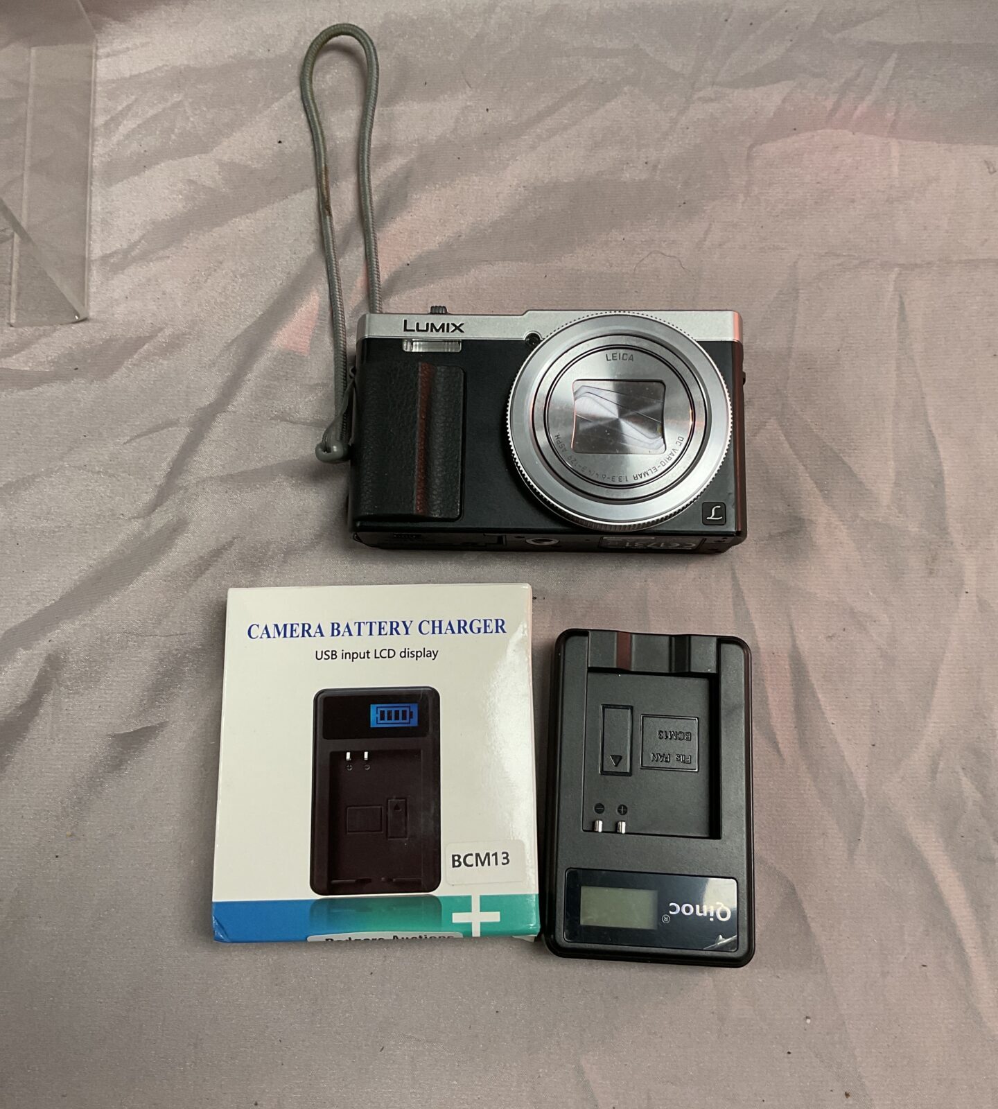 Panasonic lumix dmc t270 digital camera with battery charger